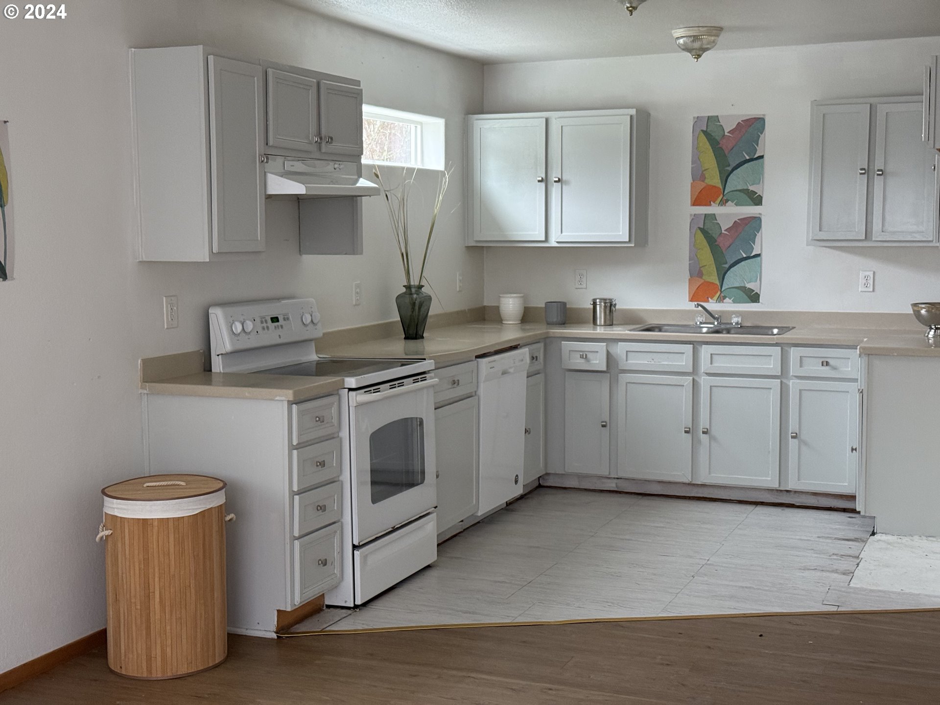 9845 N LOMBARD ST, Portland, OR, 97203