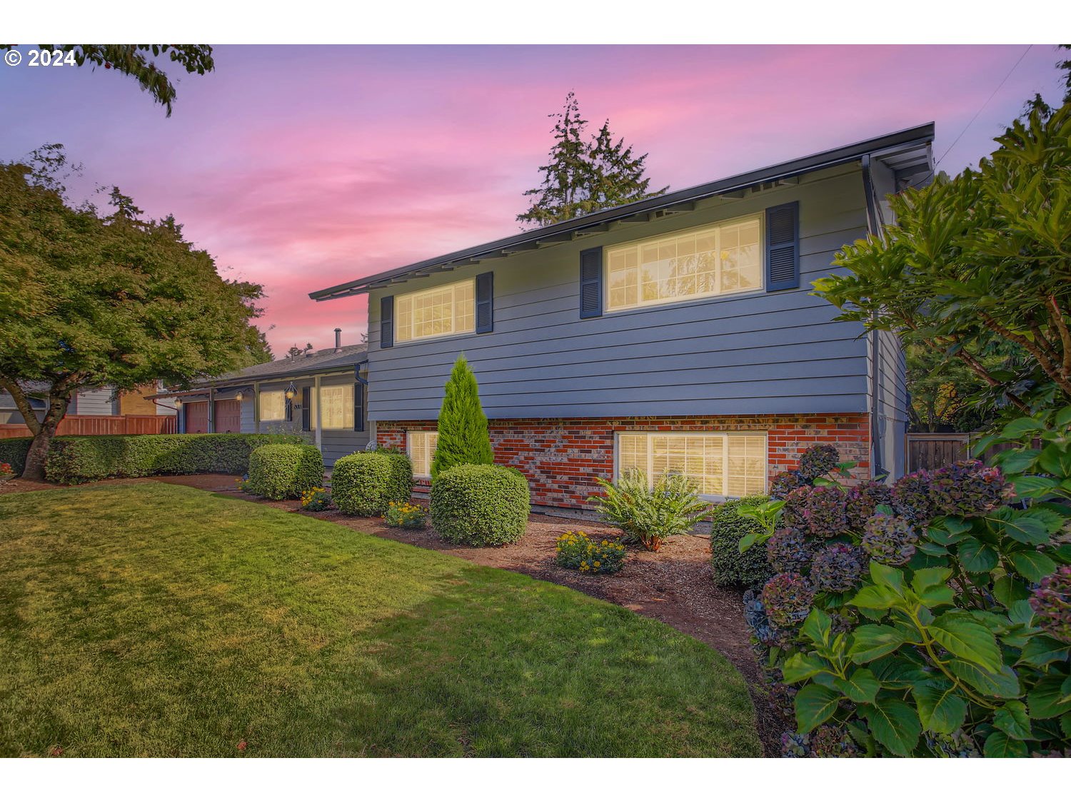 Photo of 2908 LAURELWOOD DR Milwaukie OR 97267