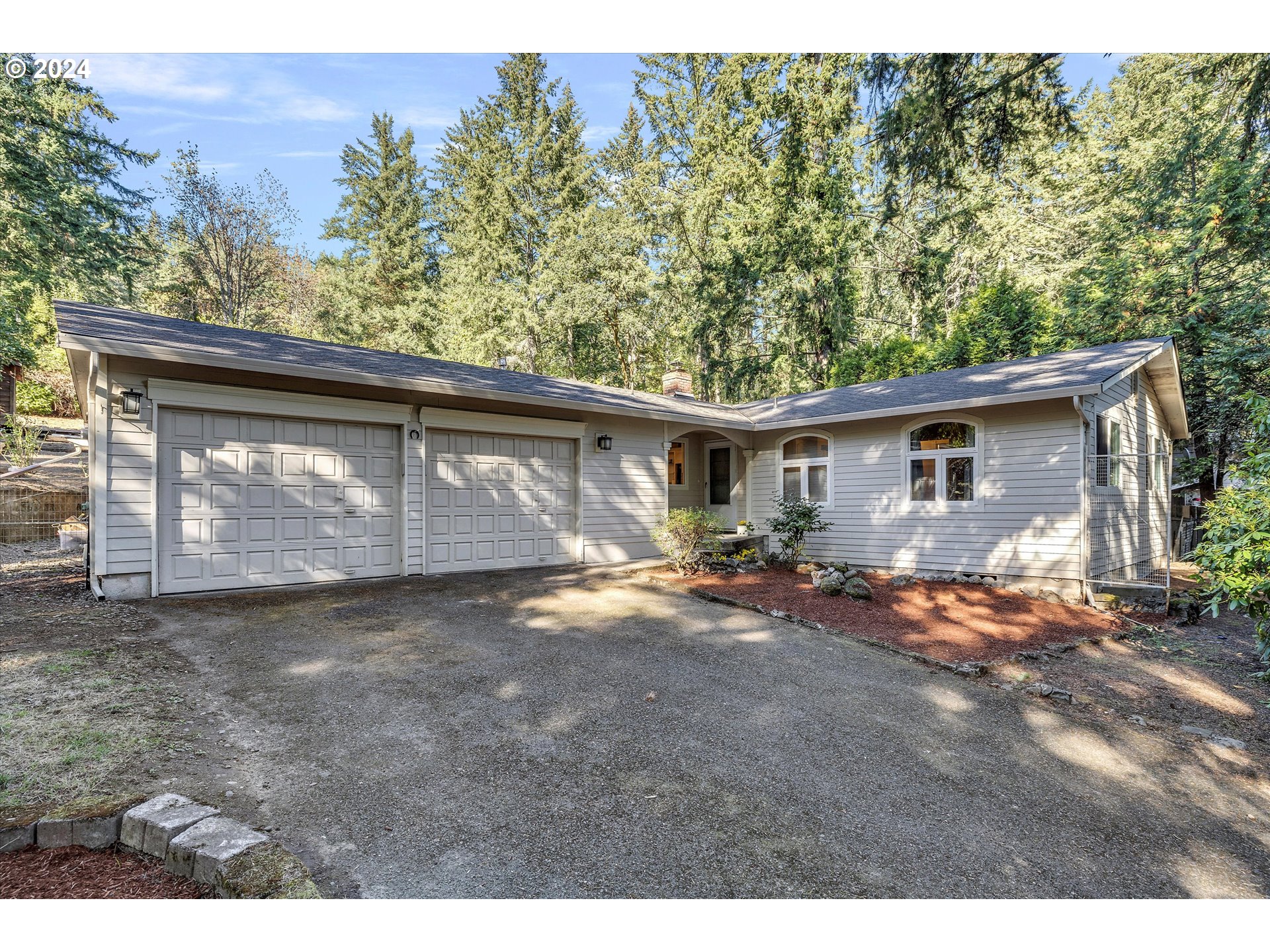 Photo of 16811 CREEKSIDE CT Oregon City OR 97045