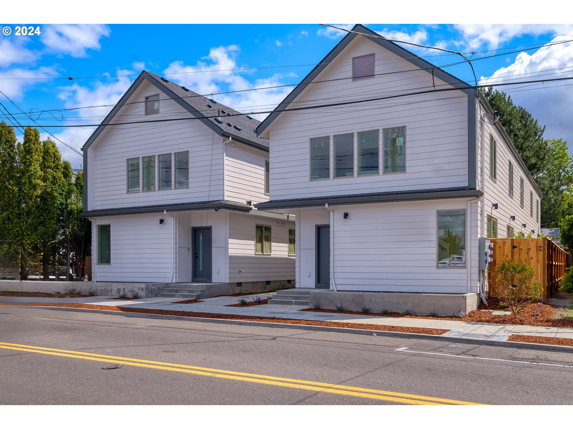 Photo #2: 24197752 Listing 