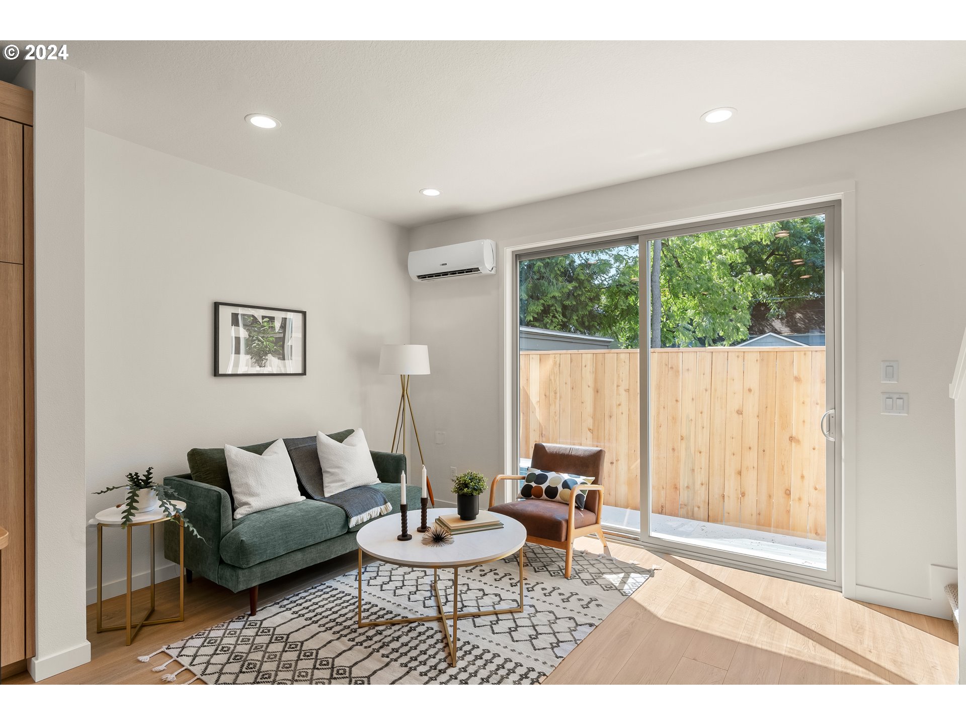 Photo #6: 24197752 Listing 