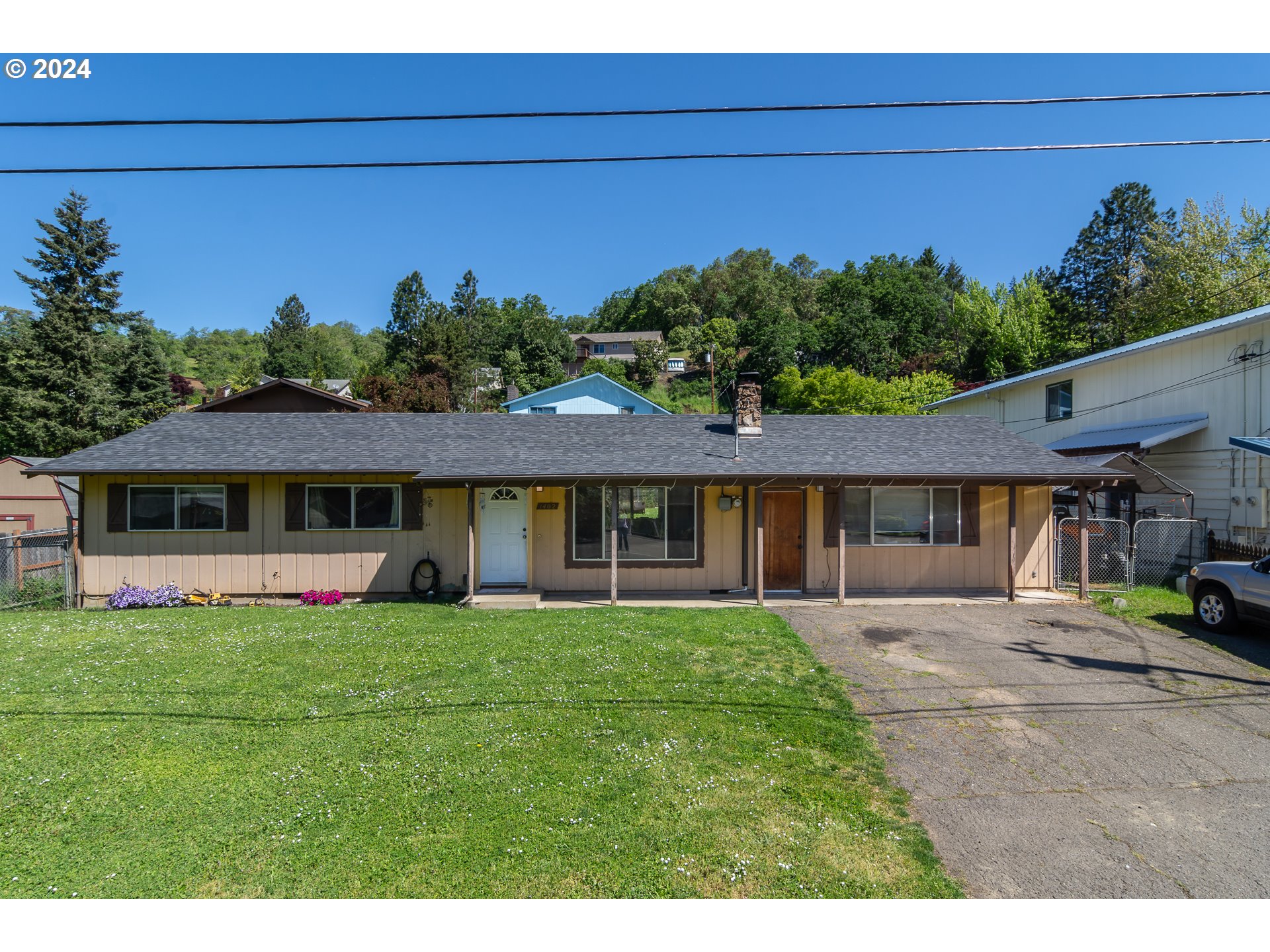 1402 NEWTON CREEK RD, ROSEBURG, OR 97470 Rogue Real Estate