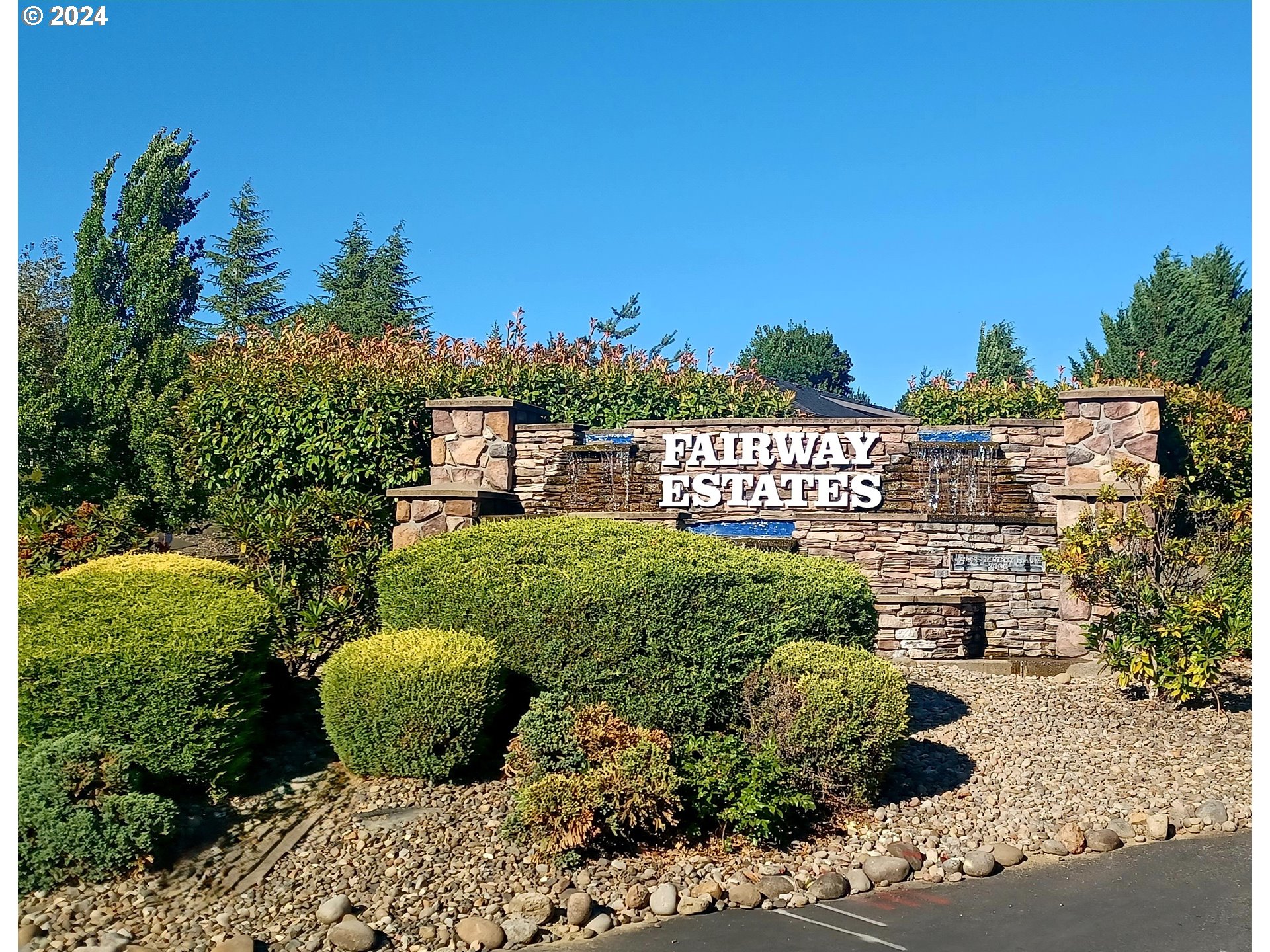 Photo of 429 FAIRWAY ESTATES DR Sutherlin OR 97479