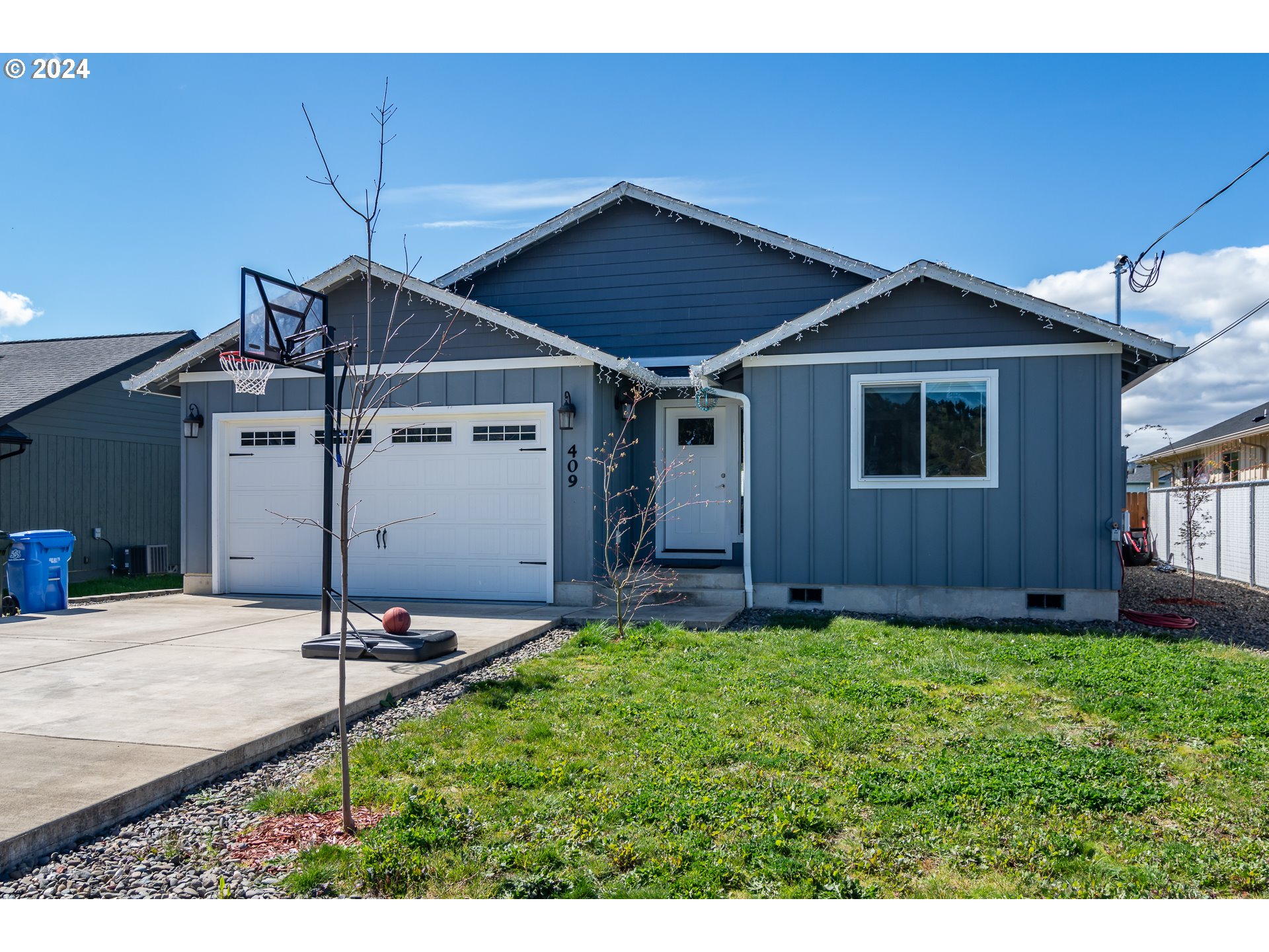 409 S STATE ST, Sutherlin, OR 97479