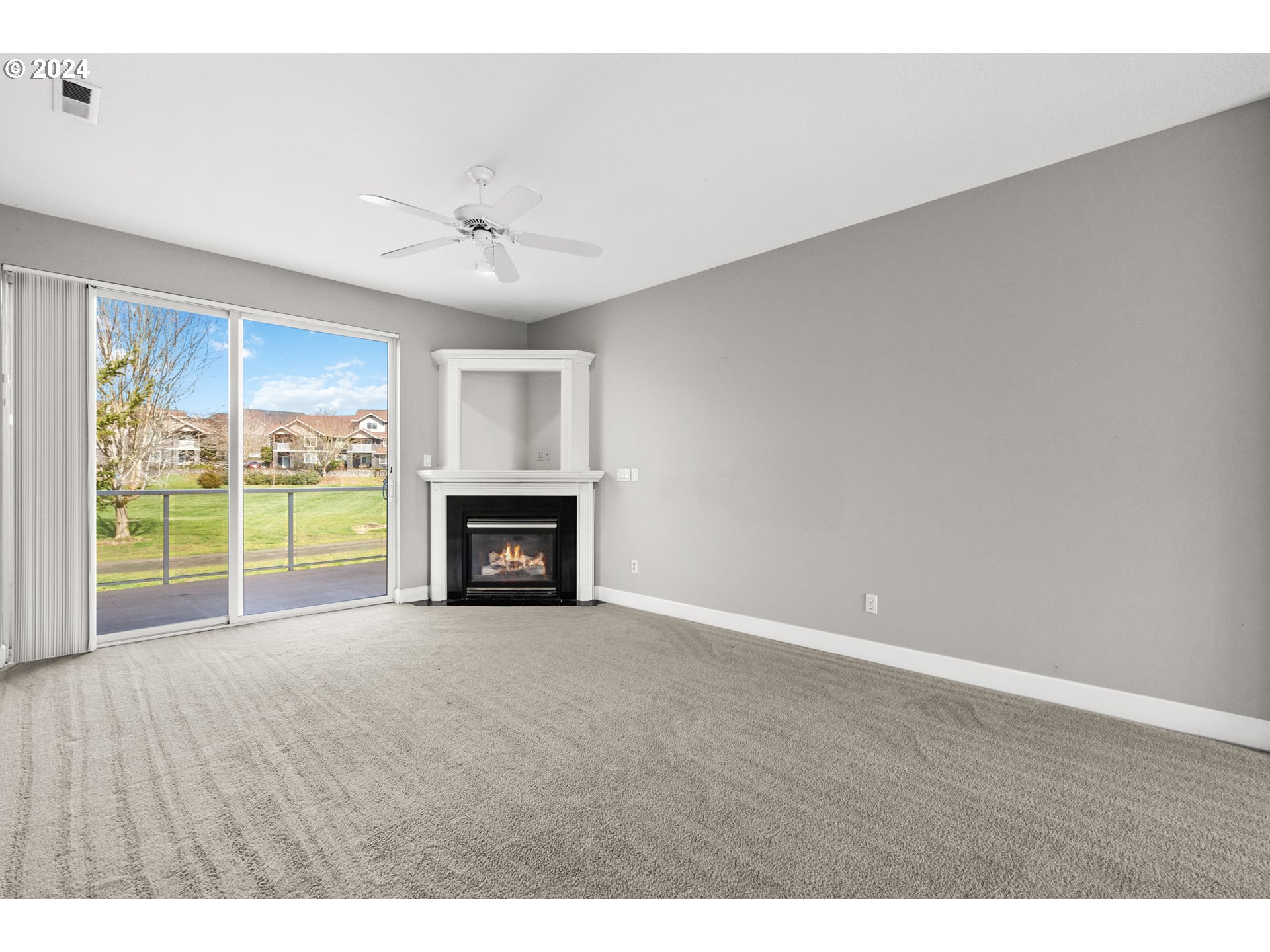Photo #4: 24210278 Listing 