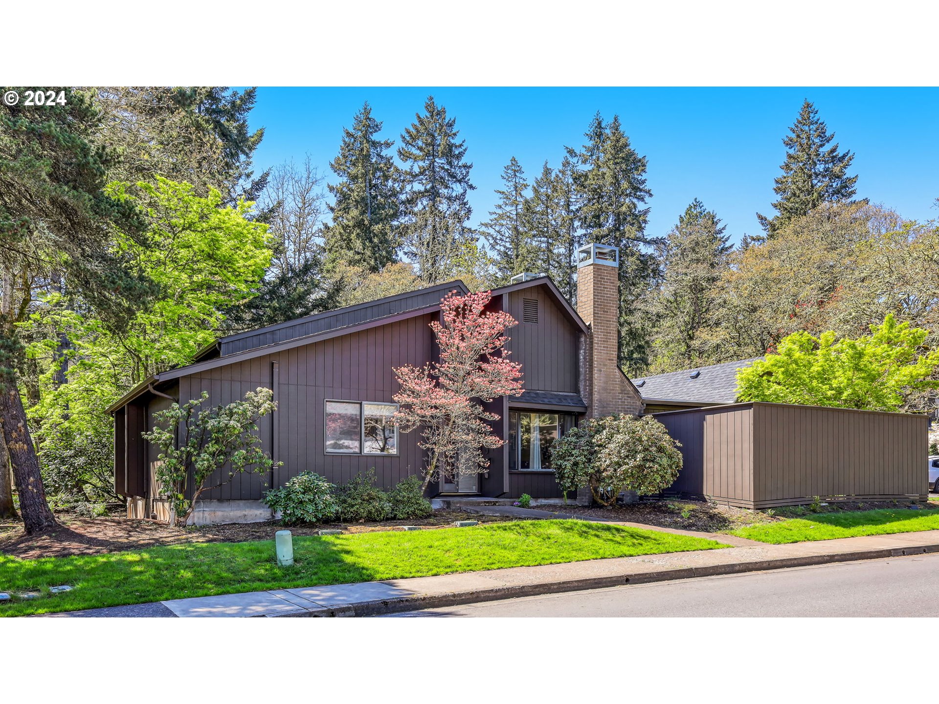 **Seller will pre pay HOA dues up to $7,200 for one year with acceptable offer** Welcome to your cozy 2 bed, 2 bath townhouse retreat in the heart of Eugene's South Hills! This well-maintained single-level townhouse offers comfort, and is conveniently located, providing you easy access to stores and restaurants, as well as nearby hiking and running trails. Its close proximity to Spencer Butte and the Ridgeline Trail is perfect for outdoor enthusiasts seeking adventure and recreation.Features include a new roof, gas water heater, garbage disposal and dishwasher, all just under a year old. The energy-efficient ductless heat pump system with 3 heads is less than two years old. The home also features a completely remodeled primary bath, new carpet in the bedrooms and hallway, and new vinyl flooring in the second bathroom. QuietRock soundproofing drywall surrounds the primary bedroom for added peace. Finding parking is effortless with a spacious attached 2-car garage featuring plenty of built-in storage. Plus, guests will appreciate the added convenience of nearby parking just steps from the front door.The Edgewood community borders Brae Burn Creek and its expansive walking trails. The community offers a large, beautiful clubhouse for gatherings or events, as well as a pool. All grounds maintenance included in HOA. Schedule your private tour of this amazing townhouse today!