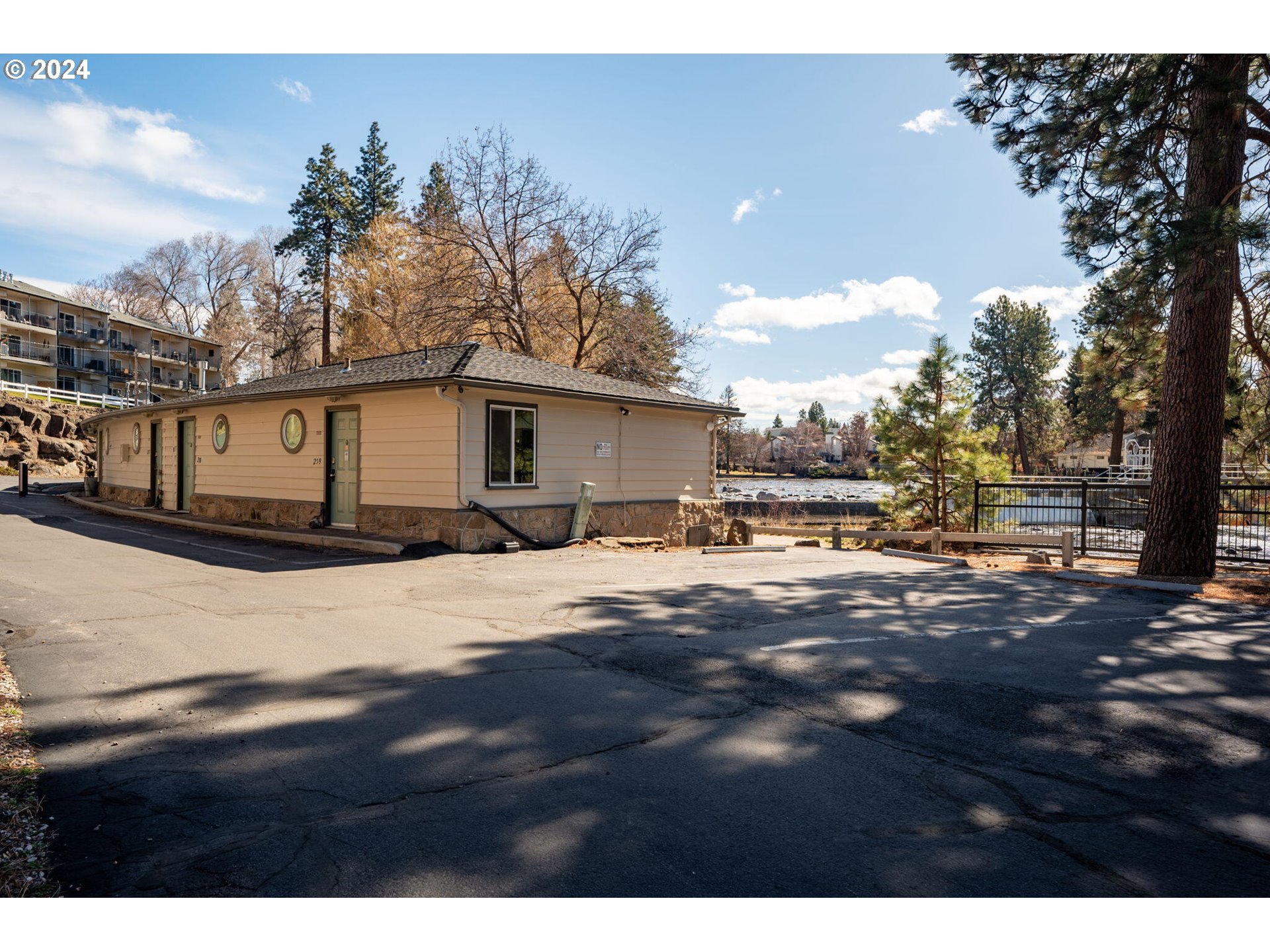 1565 NW WALL ST 255, Bend, OR 
