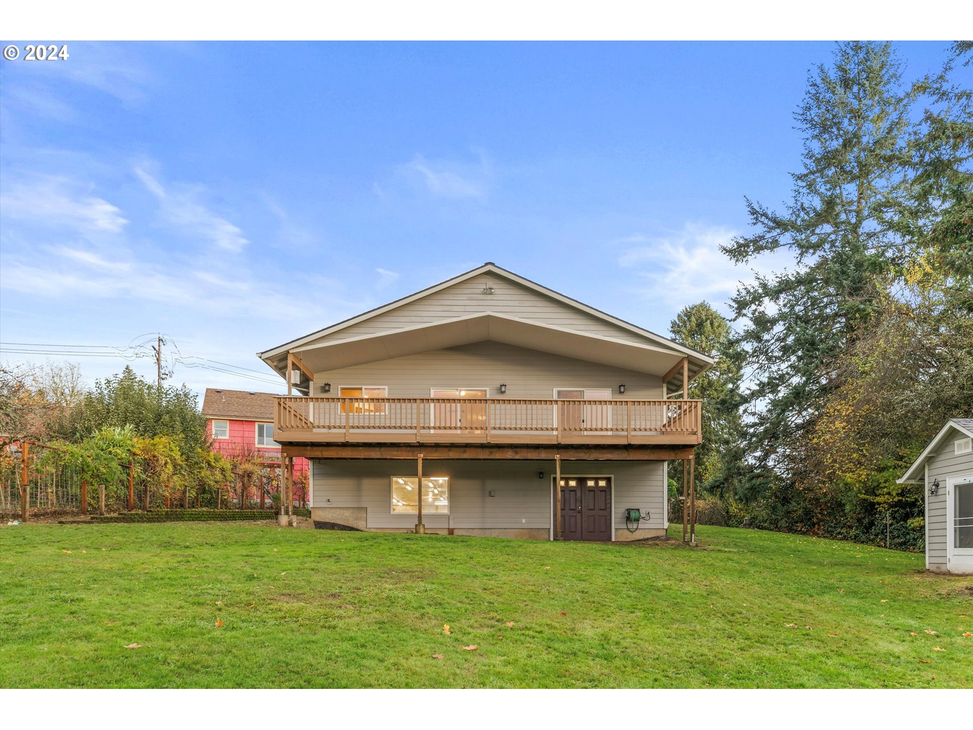 Photo of 10400 LAIDLAW RD Portland OR 97229