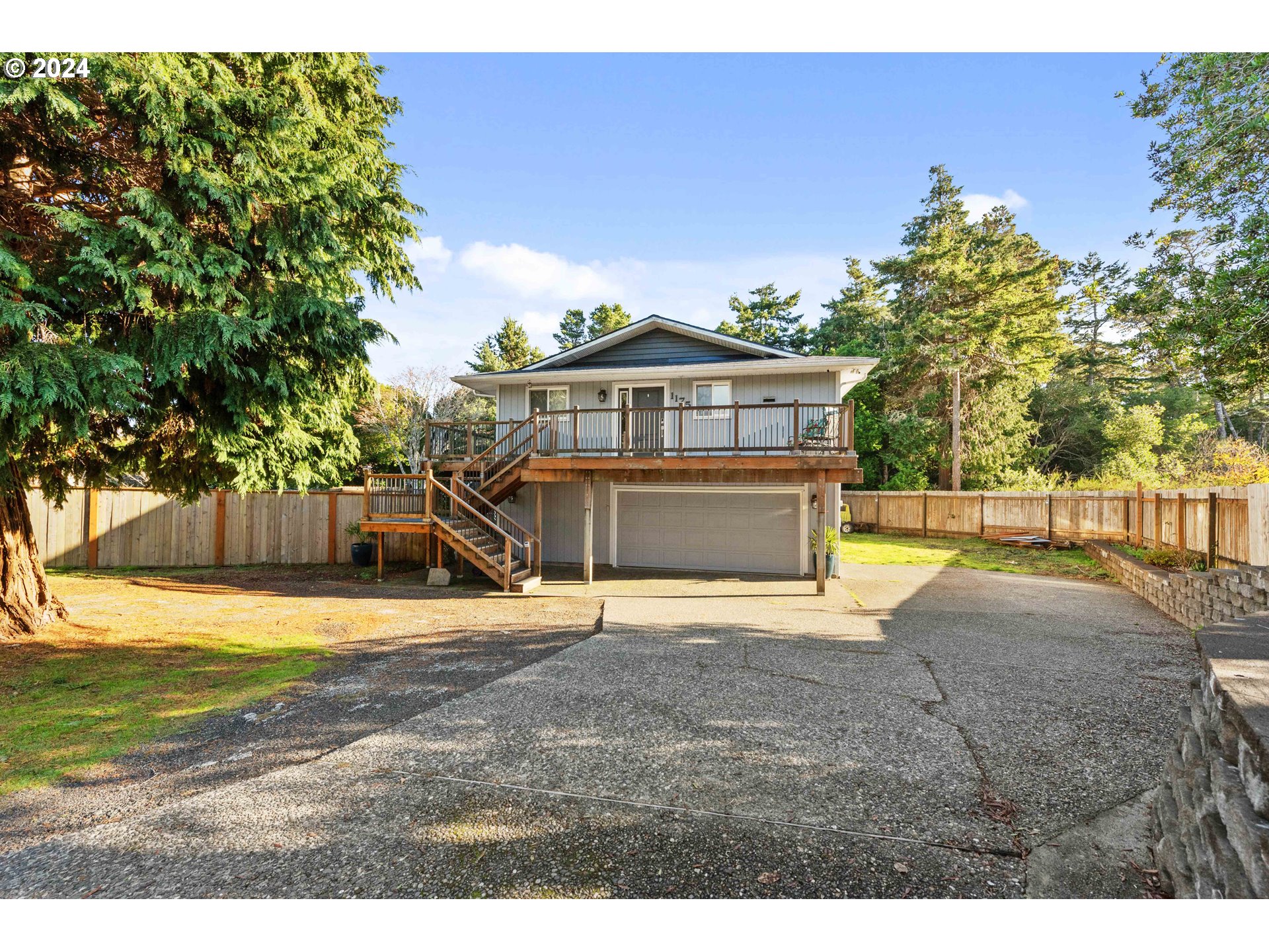 Photo of 1175 LAKEWOOD LN Coos Bay OR 97420