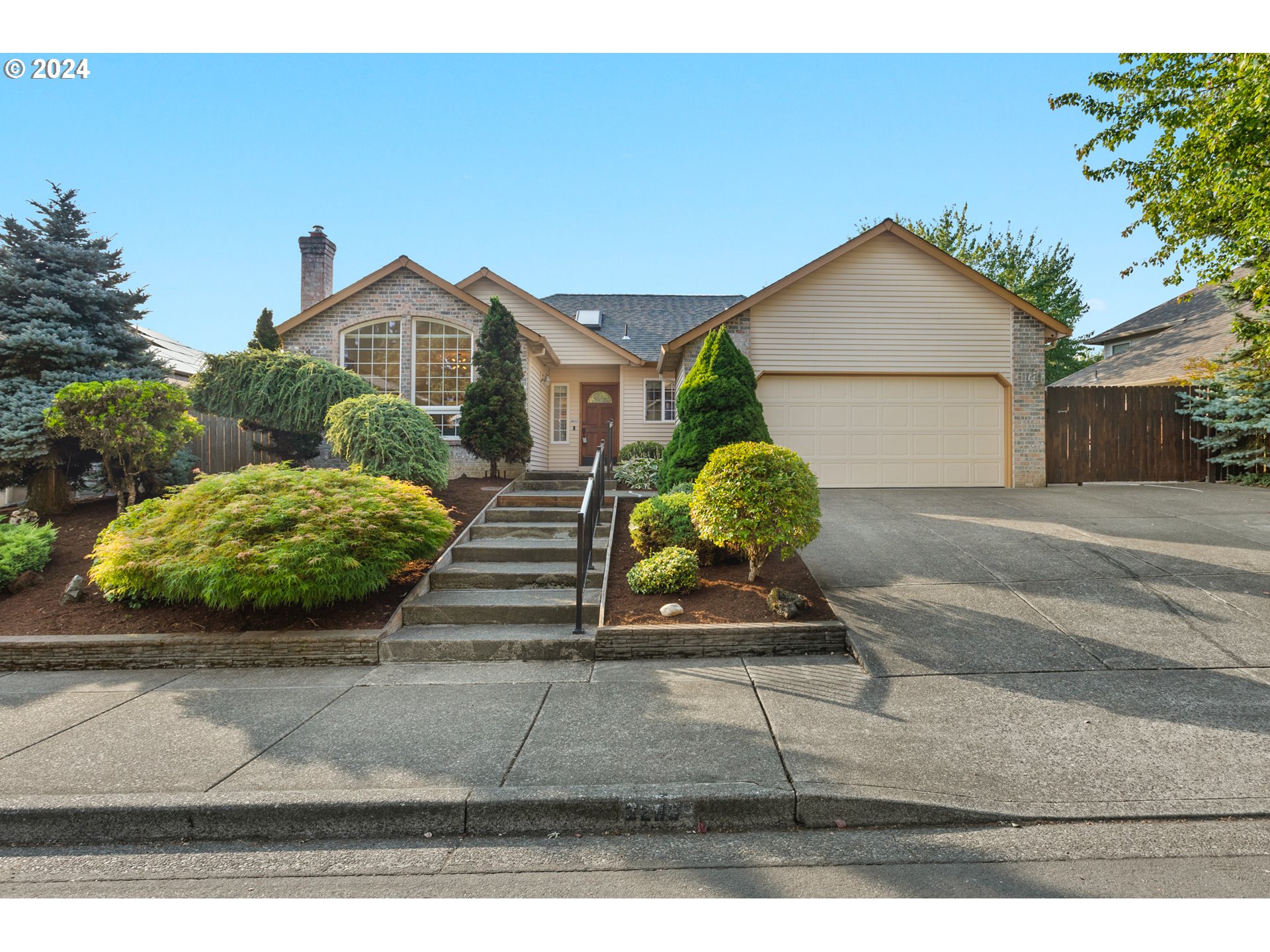 Photo of 2296 ESTATE DR Hillsboro OR 97124