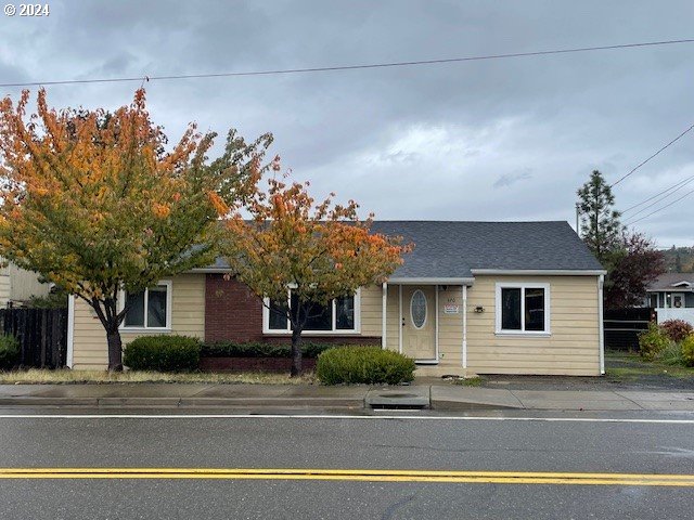 Photo of 170 EXCHANGE AVE Roseburg OR 97470