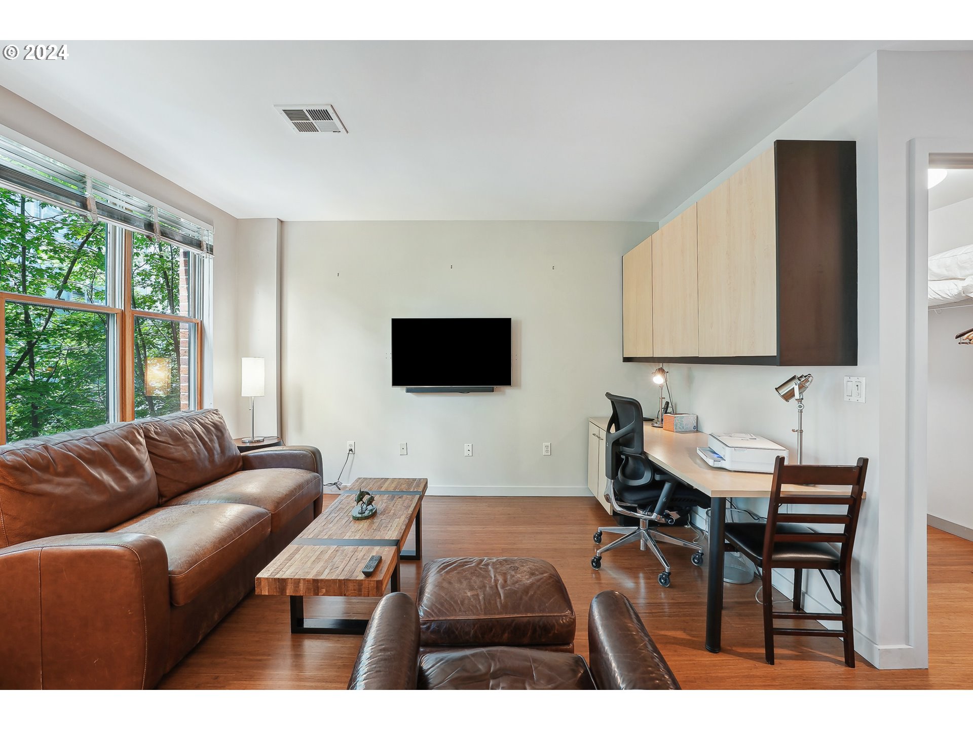 Photo #3: 24224939 Listing 