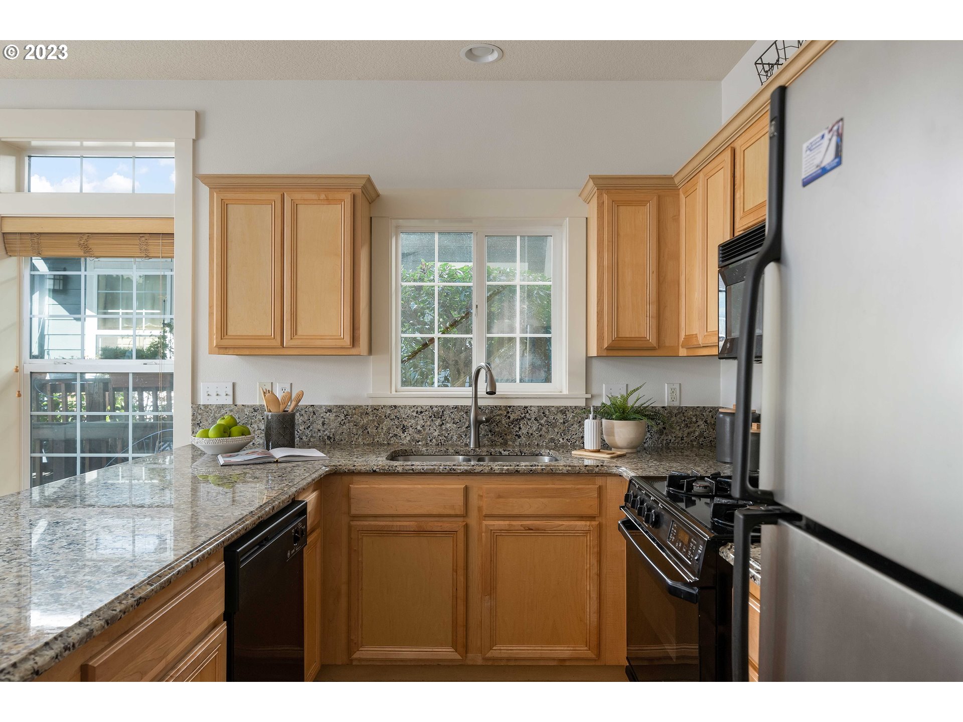 Photo #6: 24225438 Listing 
