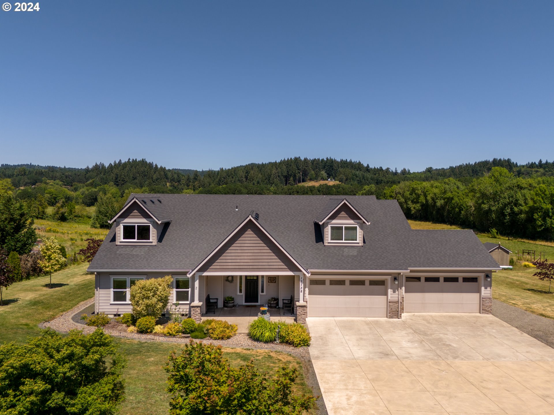 Photo of 13738 ORCHARD VIEW RD McMinnville OR 97128