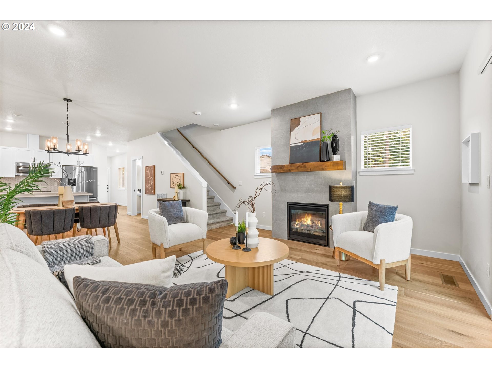 Photo #11: 242275281 Listing: Photo #11