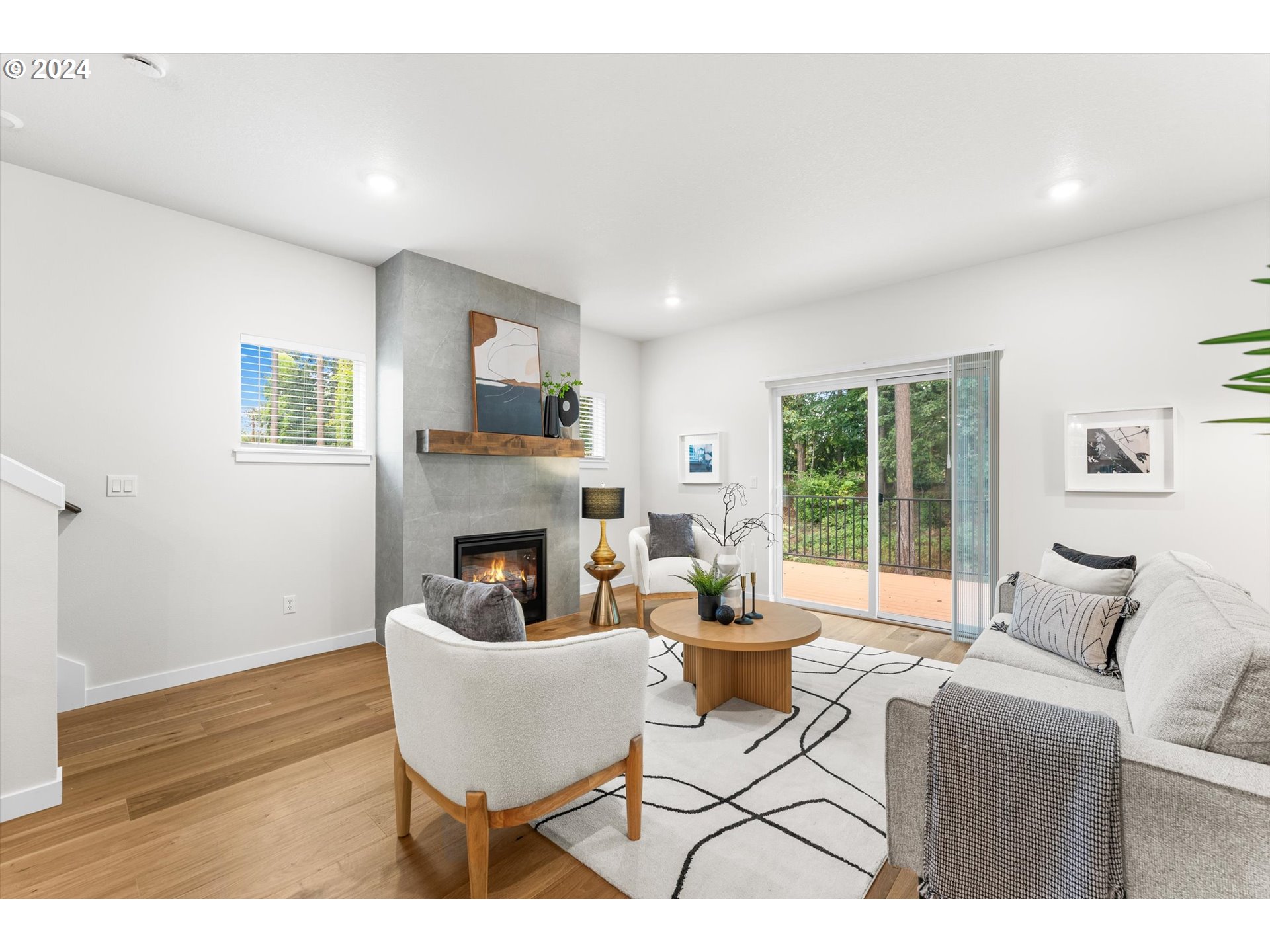 Photo #12: 242275281 Listing: Photo #12