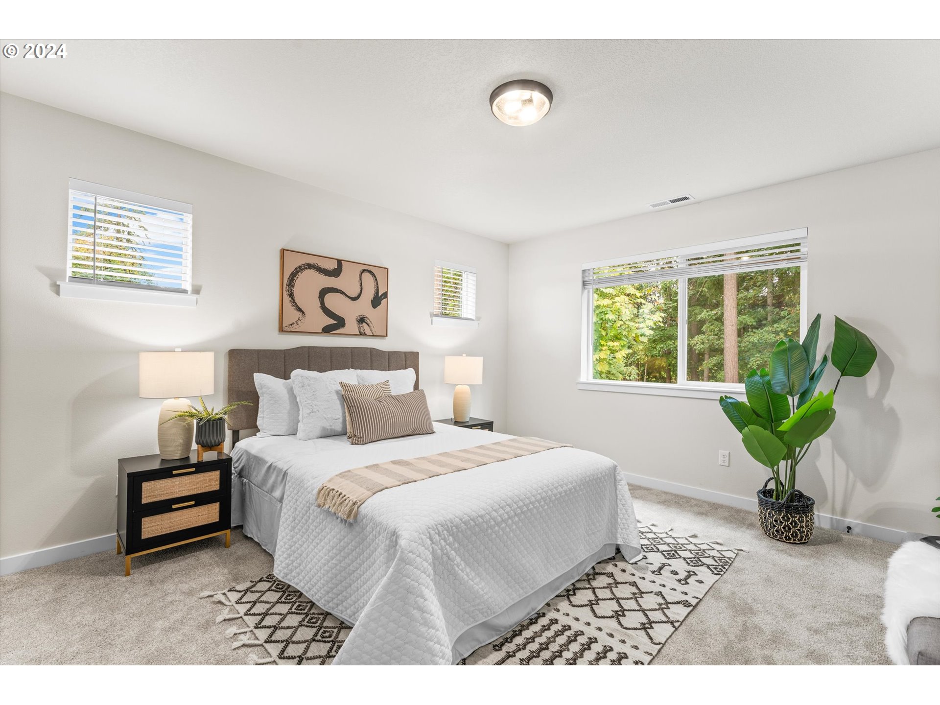 Photo #18: 242275281 Listing: Photo #18