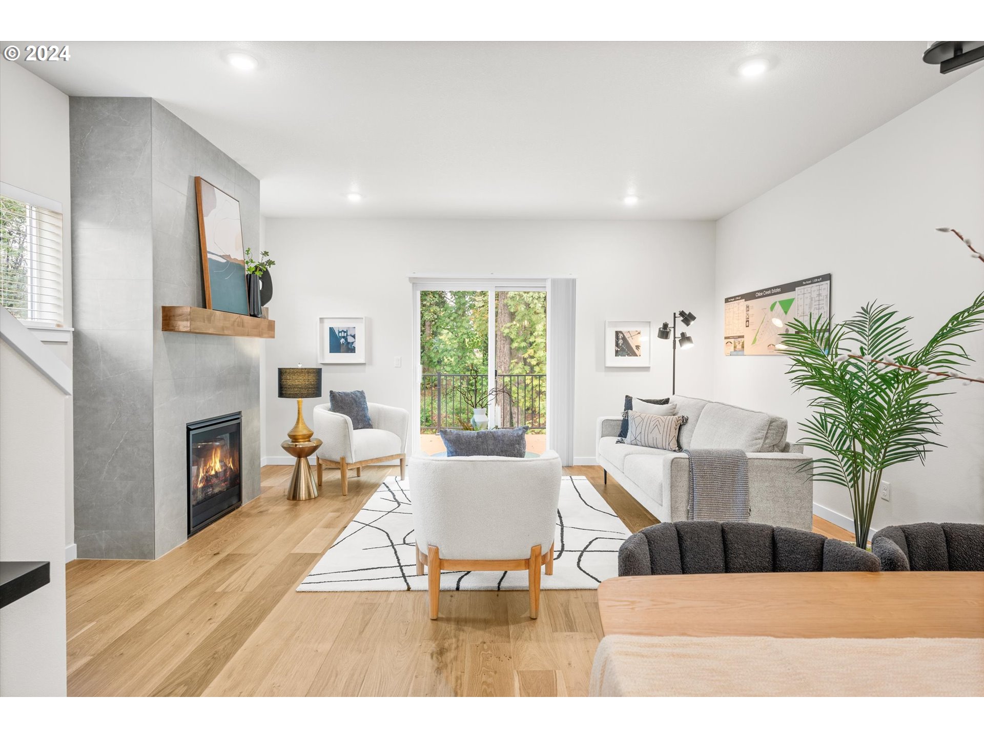 Photo #8: 242275281 Listing: Photo #8