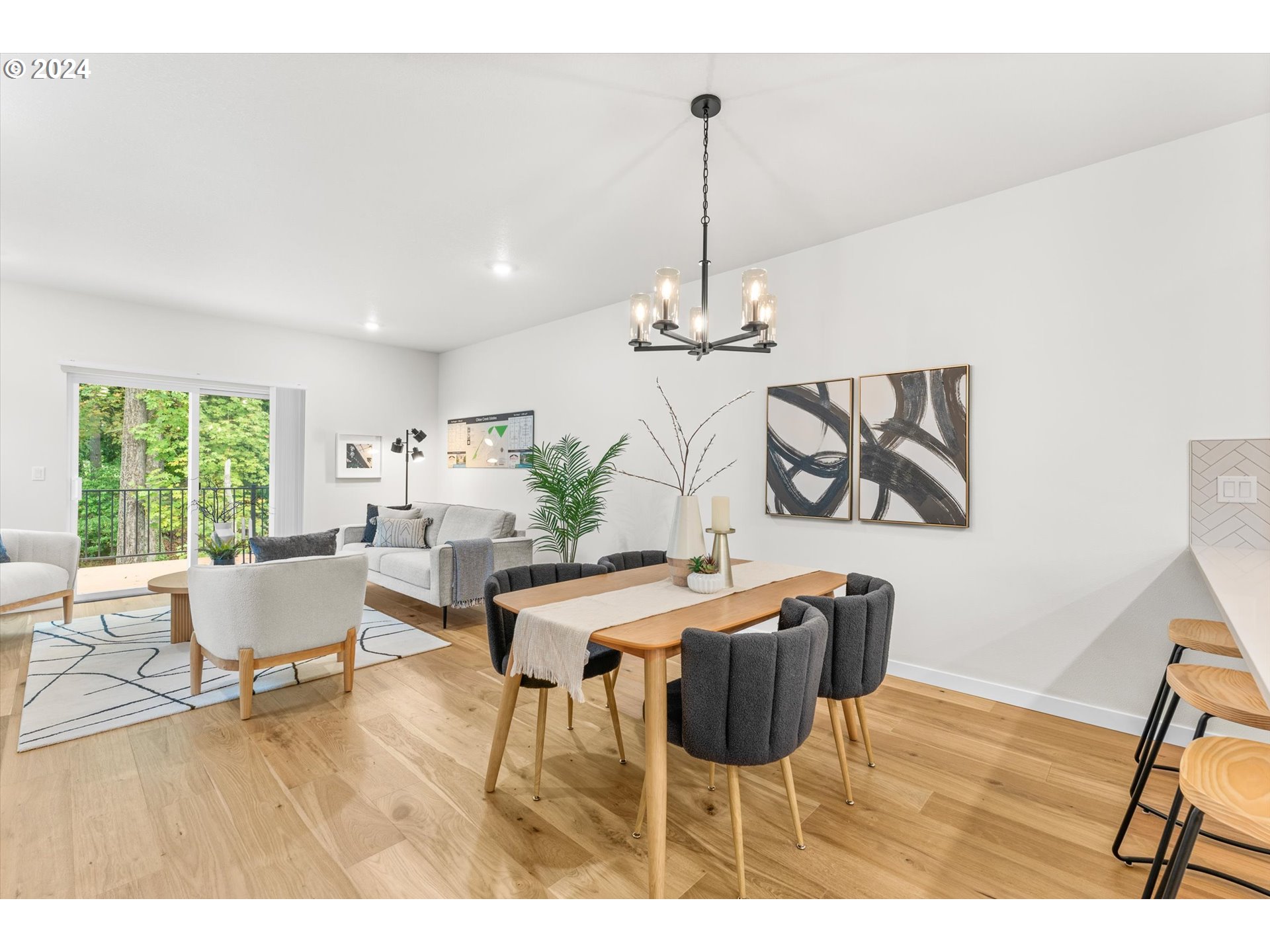 Photo #9: 242275281 Listing: Photo #9