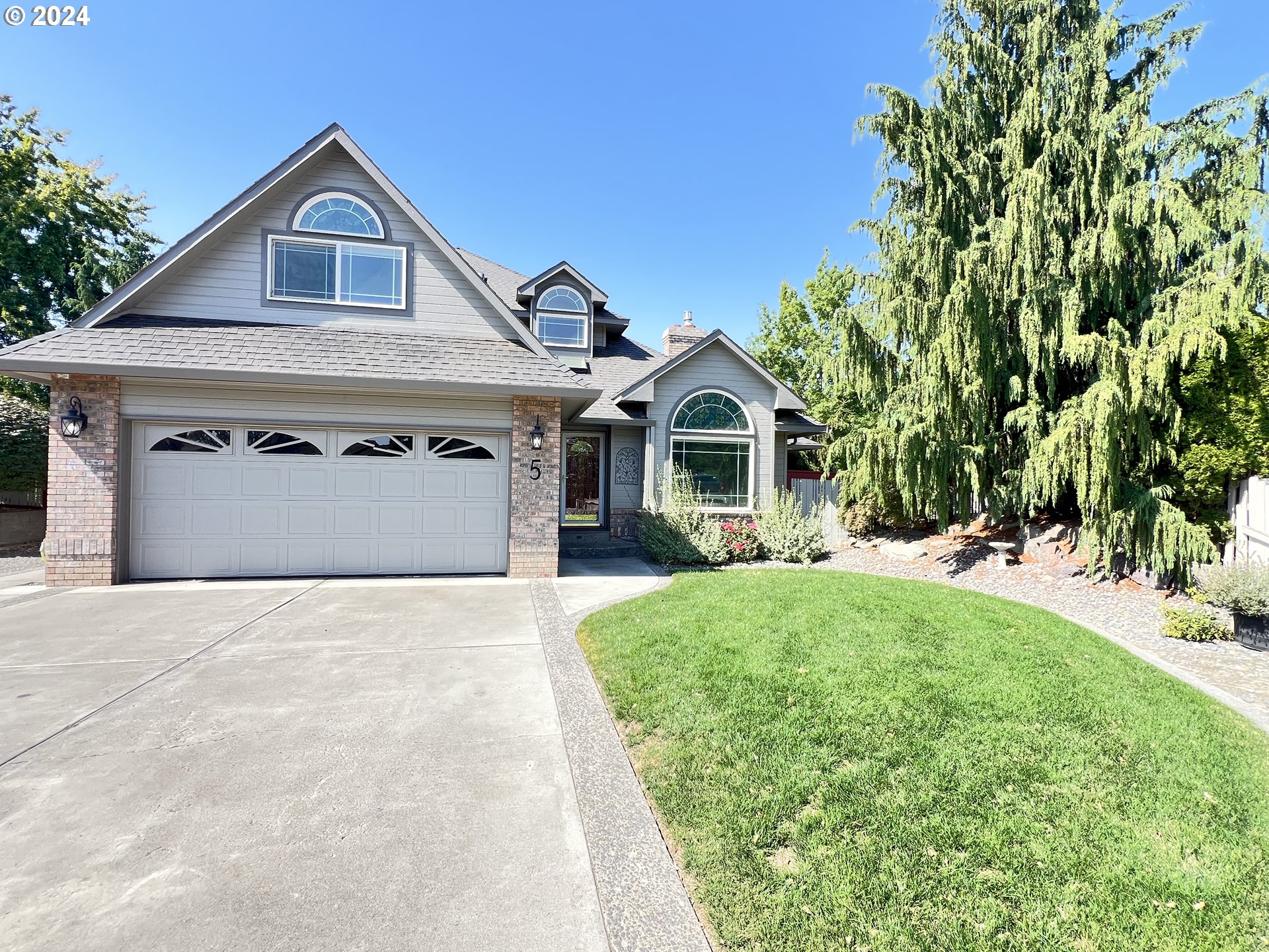 Photo of 5 ALDERBROOKE PL Hermiston OR 97838