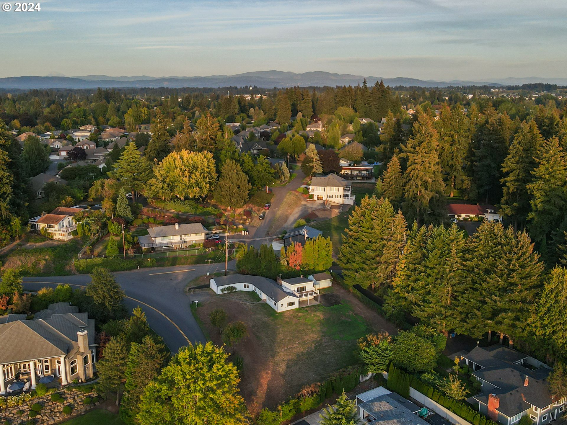 8417 NW Fruit Valley Rd, Vancouver, WA 98665