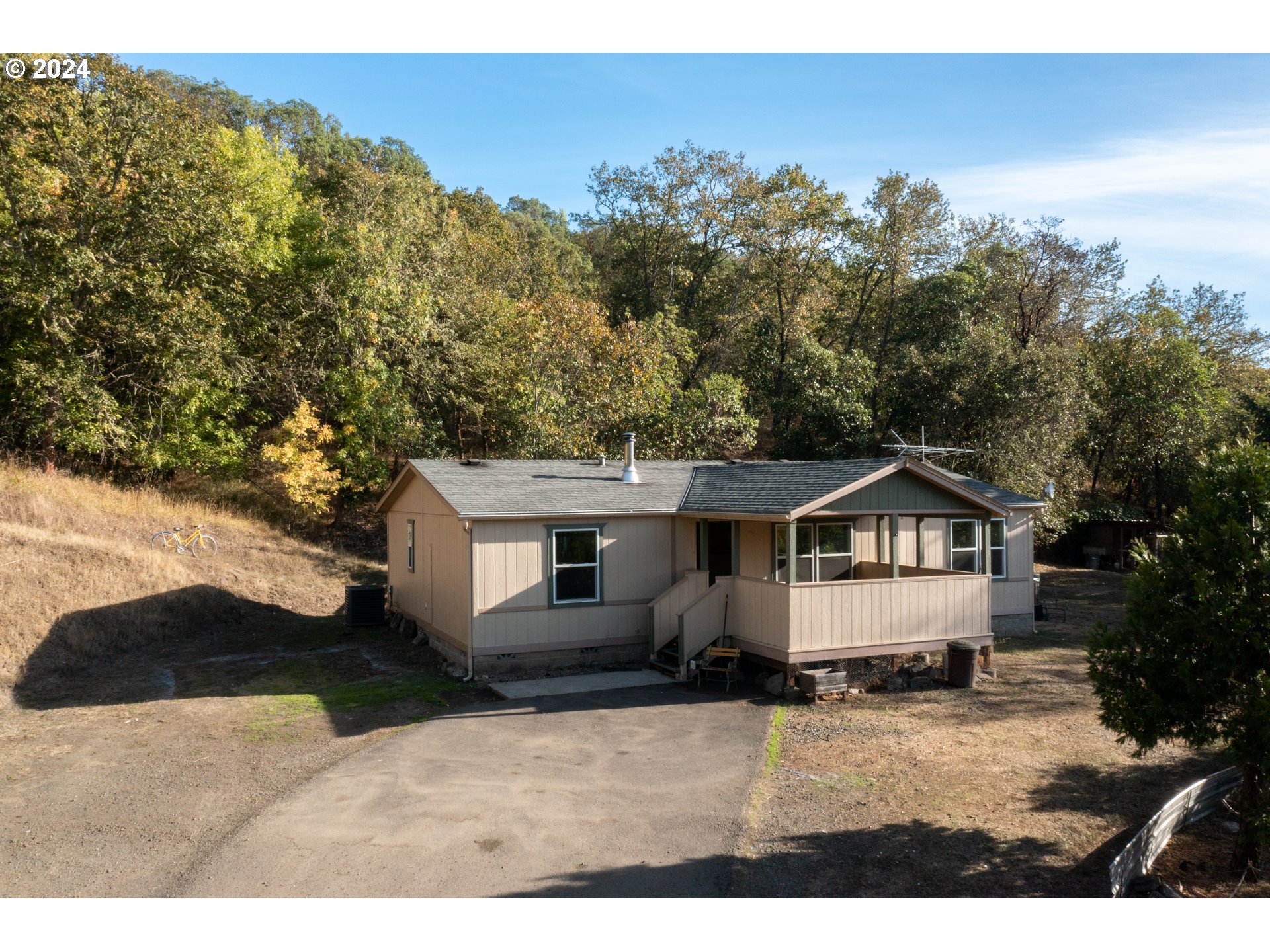 Photo of 315 DELUS DR Roseburg OR 97470