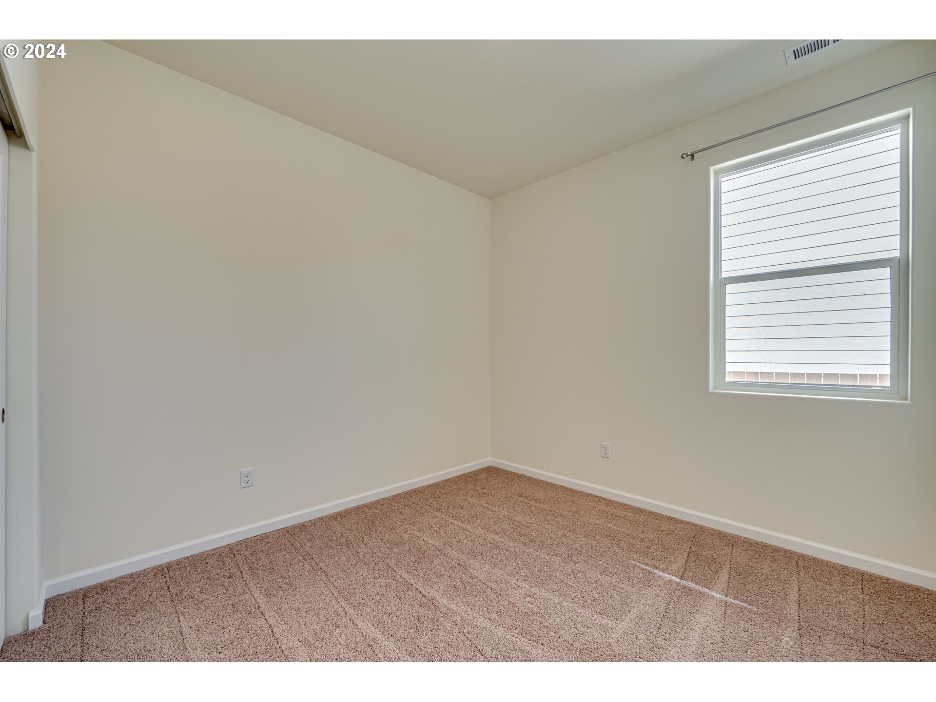 1419 W 16th Cir, La Center, WA 98629