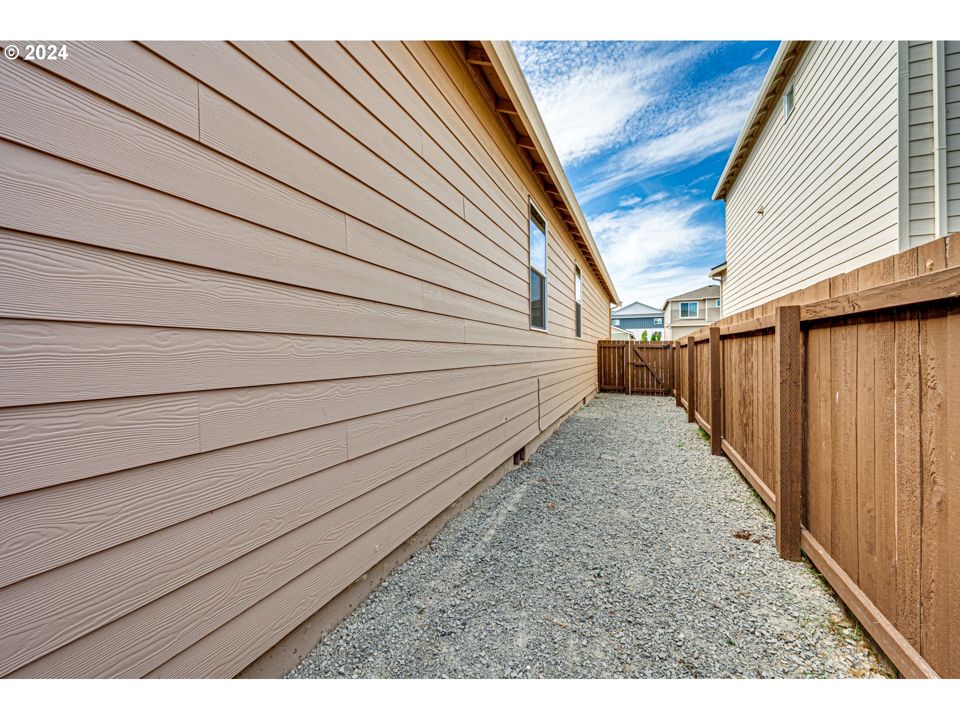 1419 W 16th Cir, La Center, WA 98629