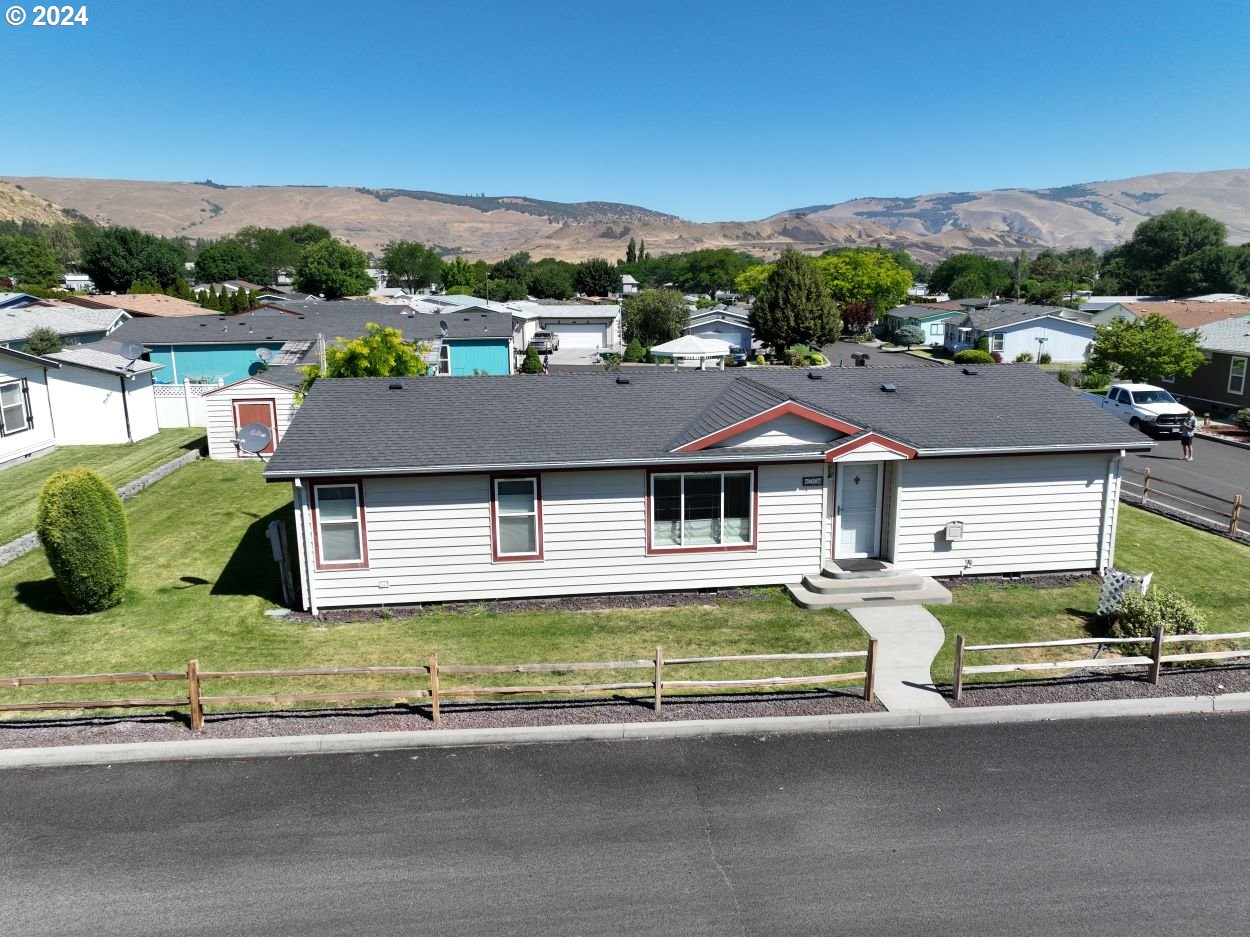 Photo of 950 POMONA ST The Dalles OR 97058