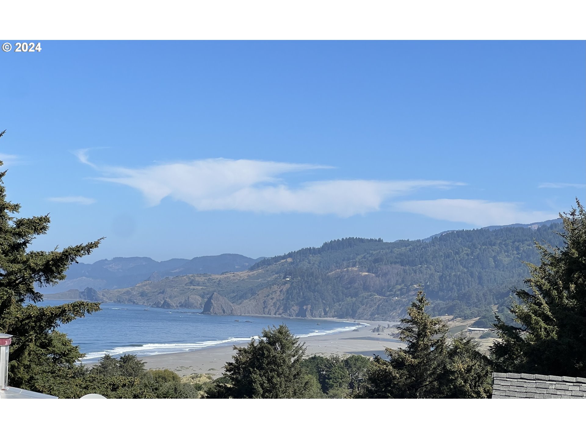 Mutts, Gold Beach, OR, 97444