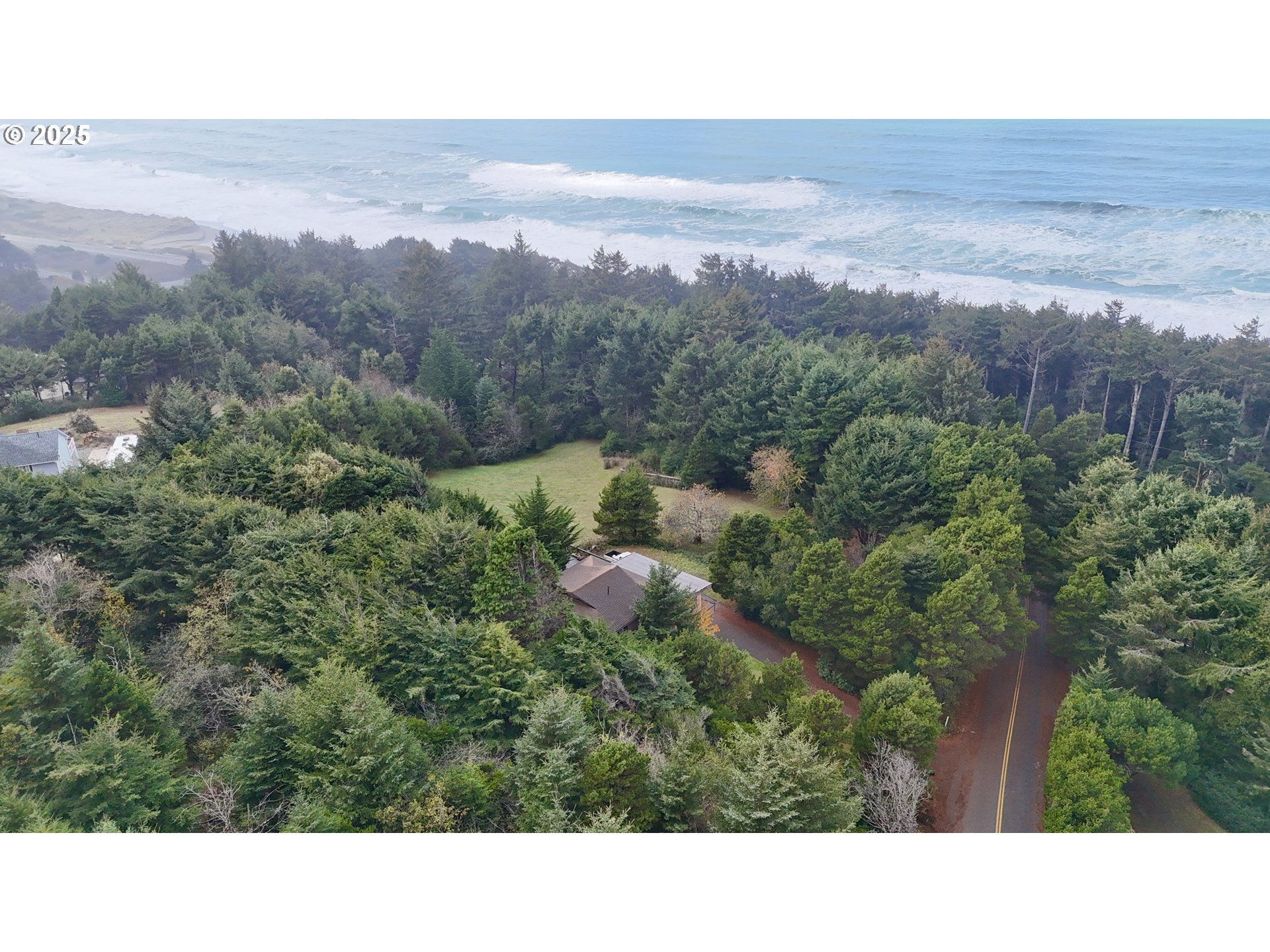 Mutts, Gold Beach, OR, 97444