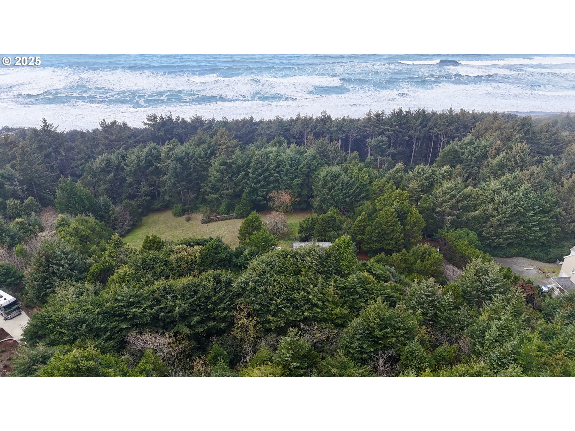 Mutts, Gold Beach, OR, 97444