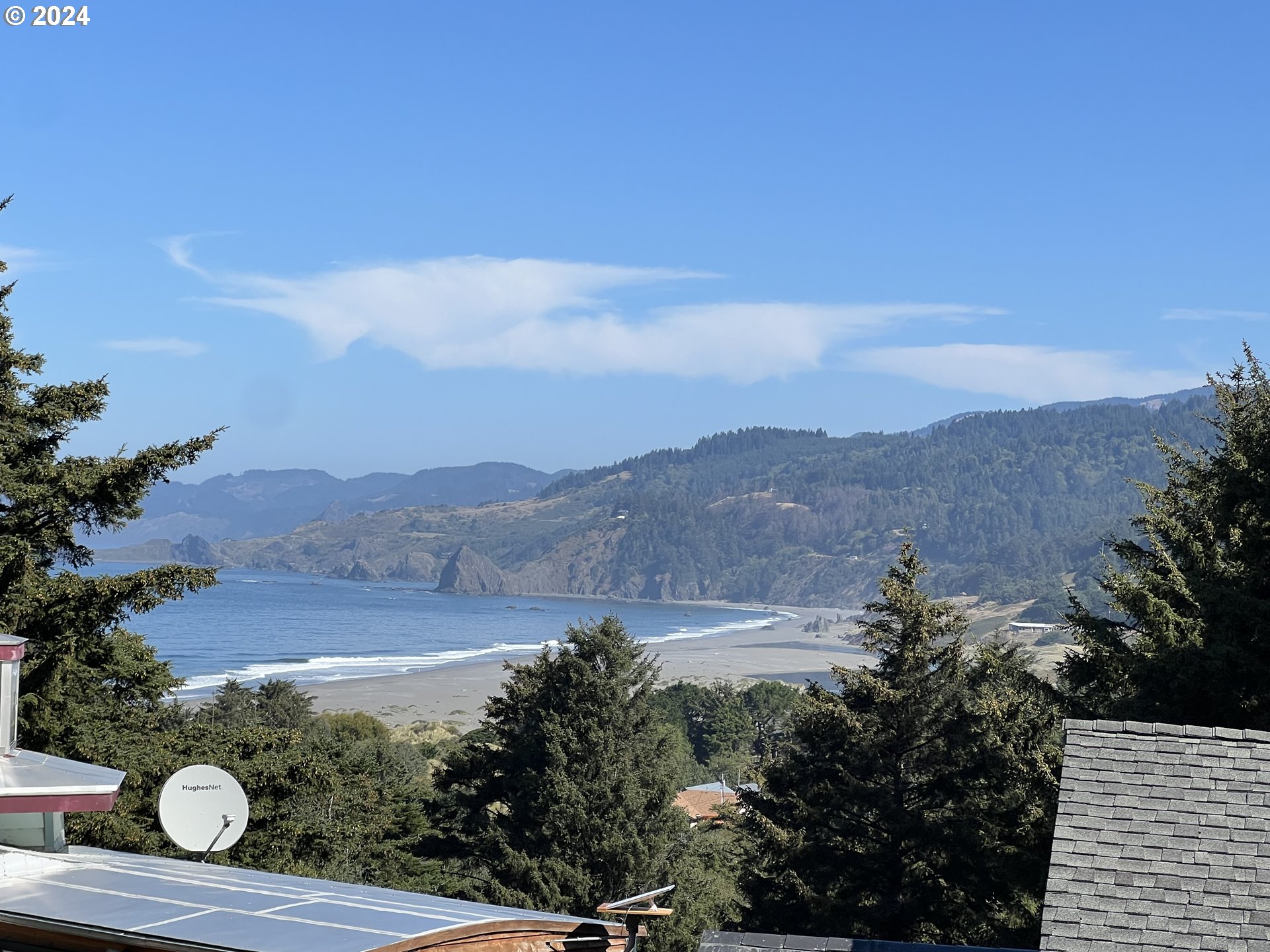 Mutts, Gold Beach, OR, 97444