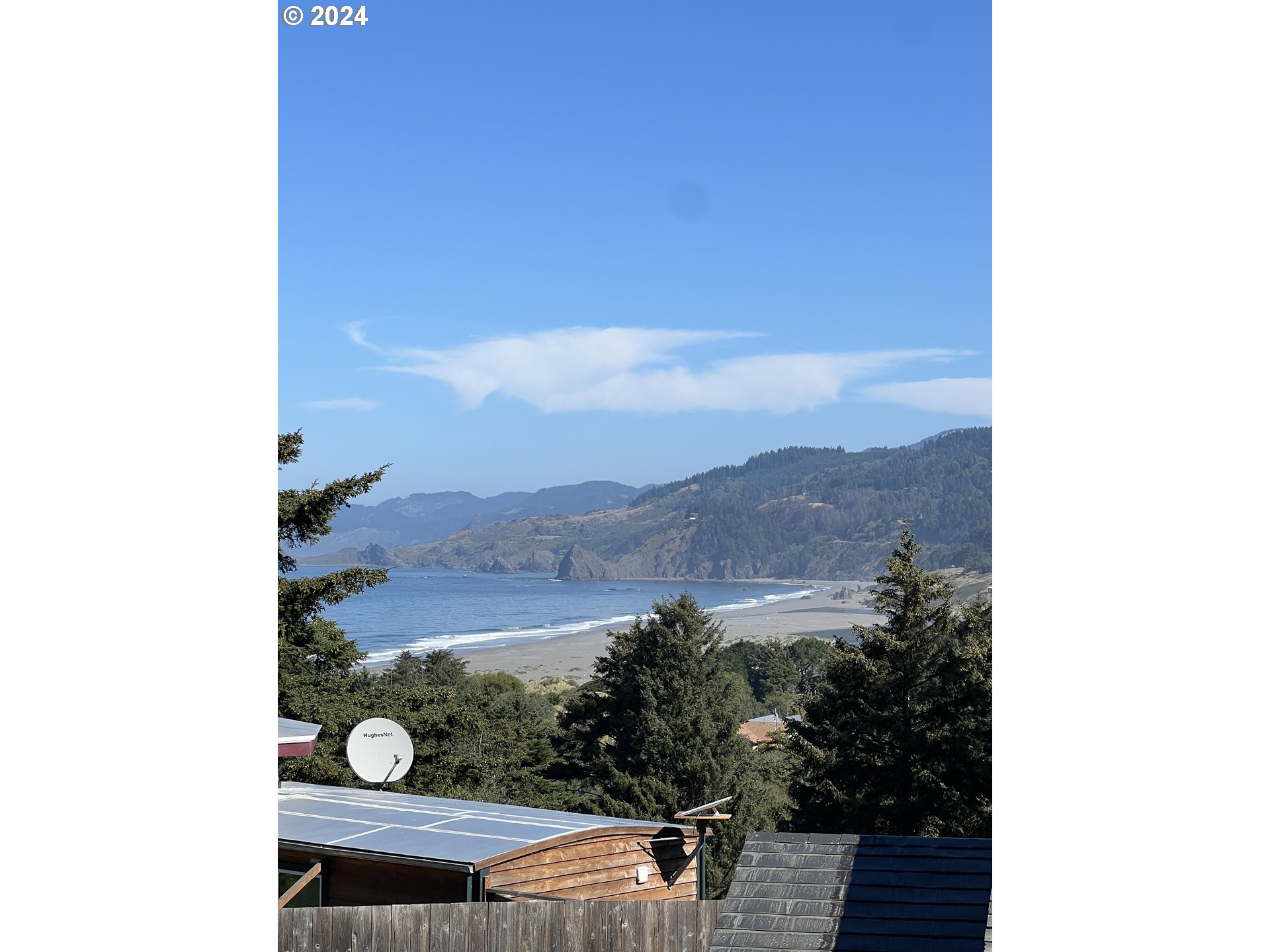 Mutts, Gold Beach, OR, 97444