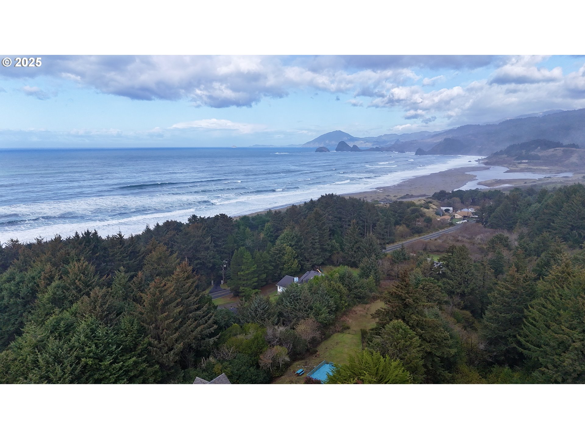 Mutts, Gold Beach, OR, 97444