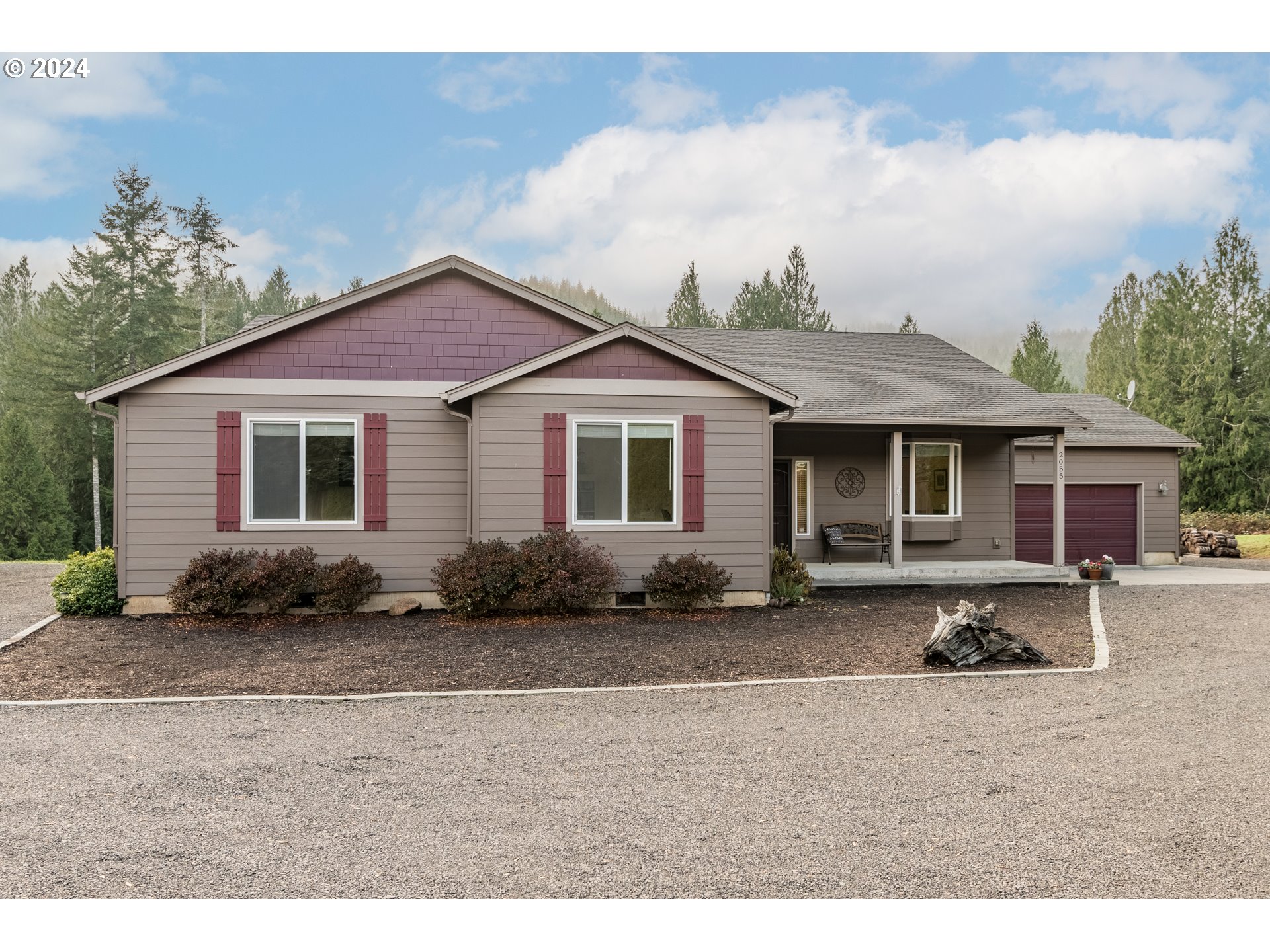 Photo of 2055 COAL CREEK RD Longview WA 98632