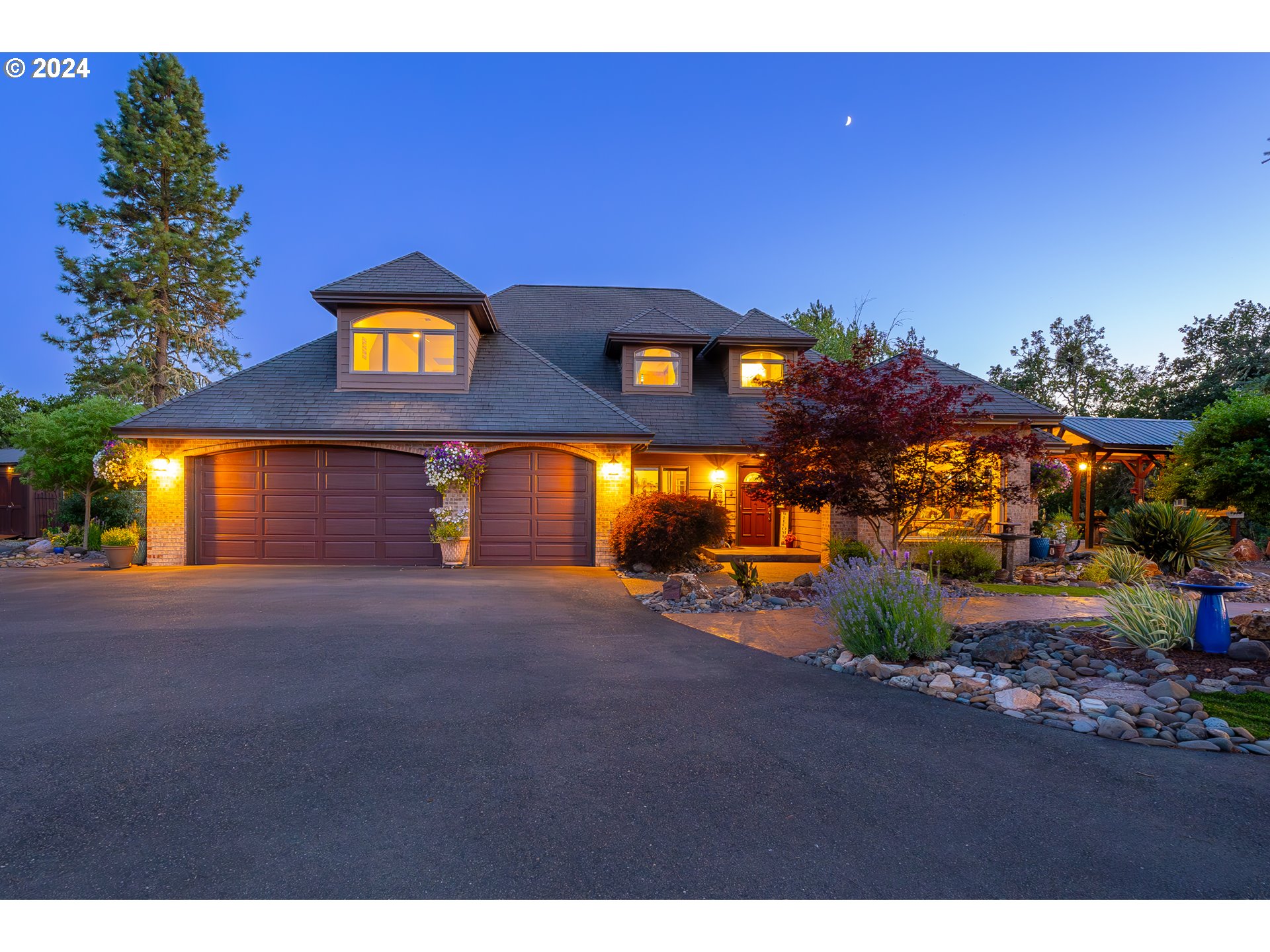 Photo of 143 REDTAIL RIDGE LN Roseburg OR 97471