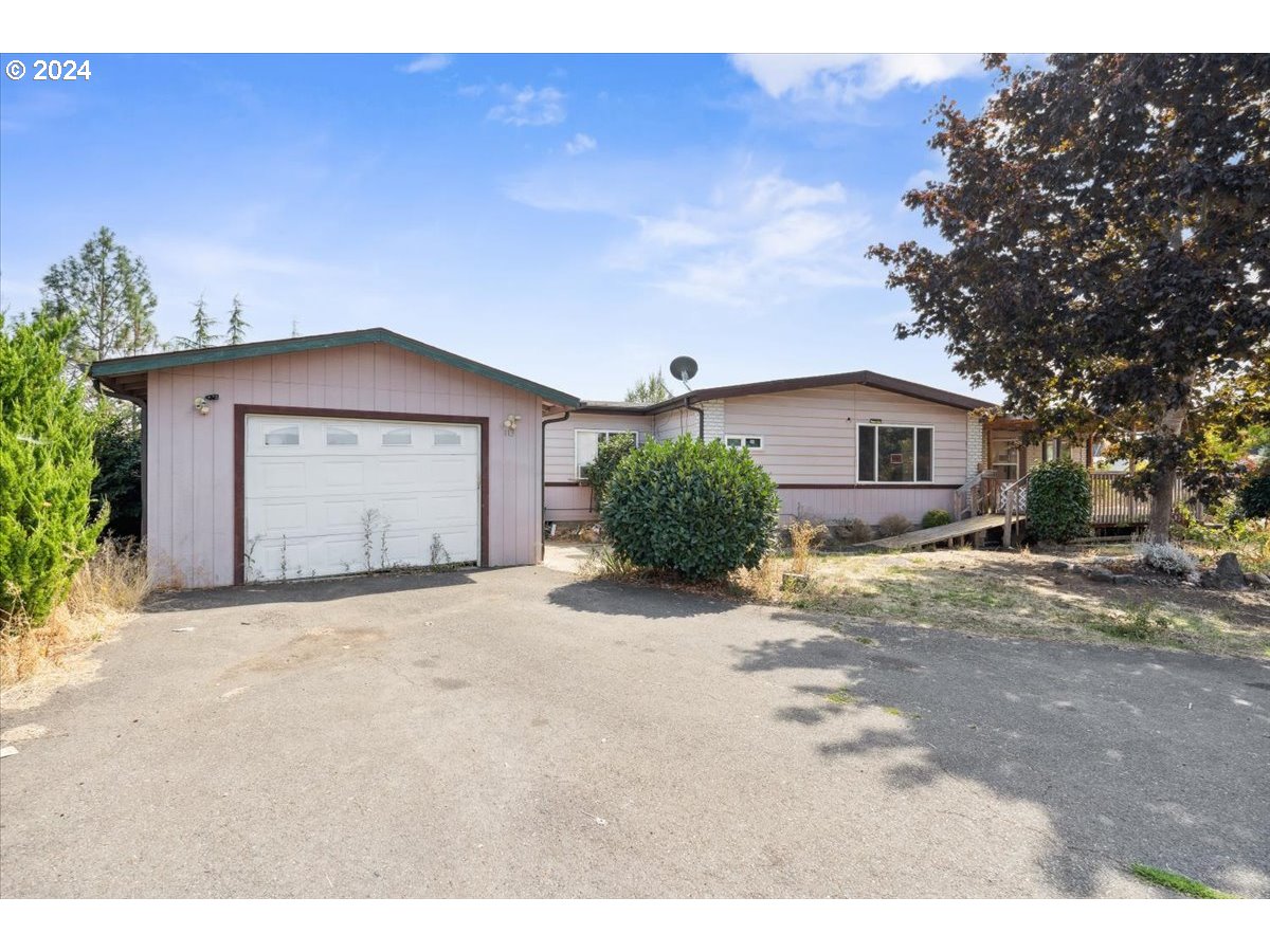 Photo of 113 STELLA CT Roseburg OR 97471