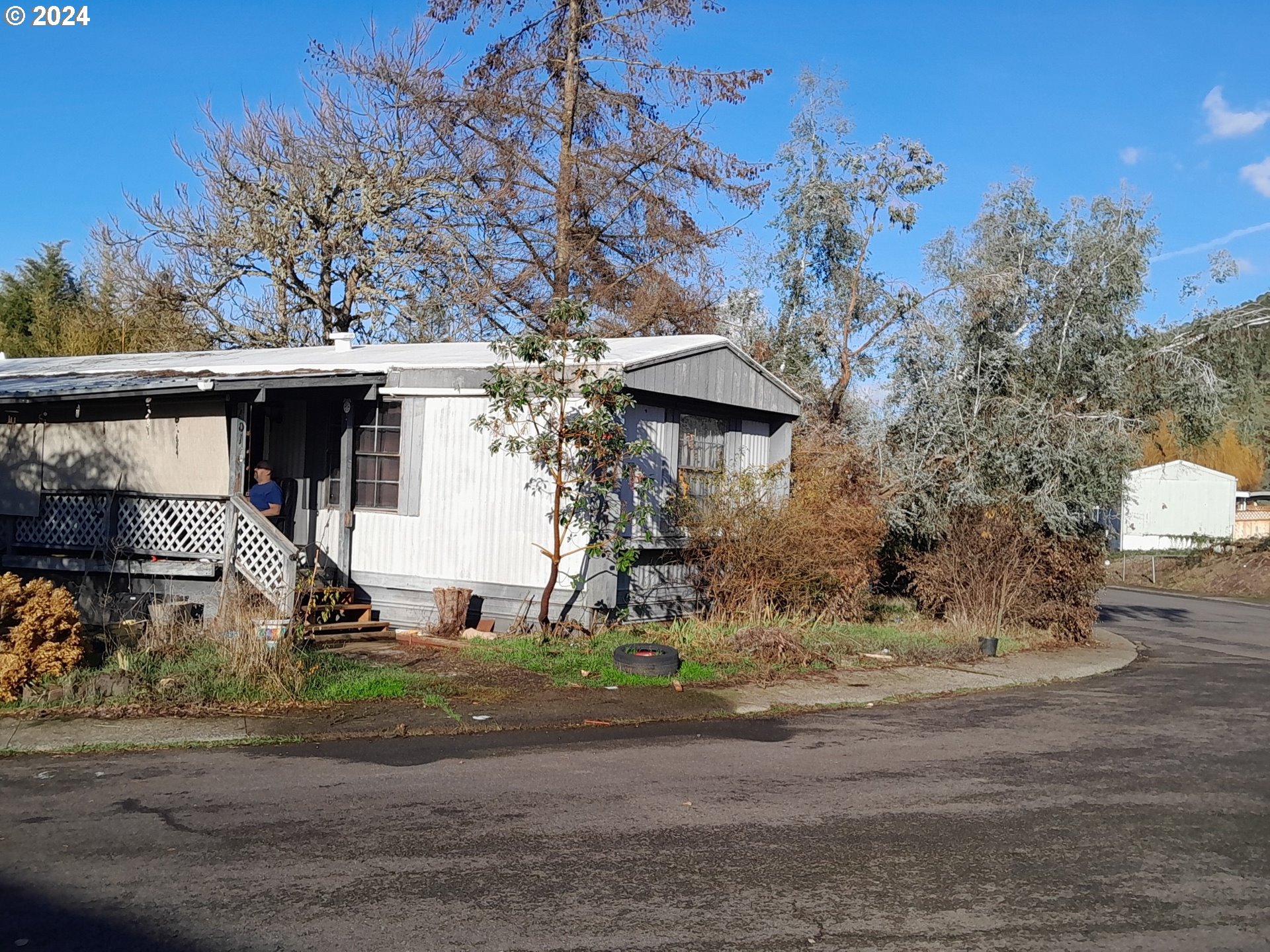 Photo of 701 LEIKEN LN Roseburg OR 97470