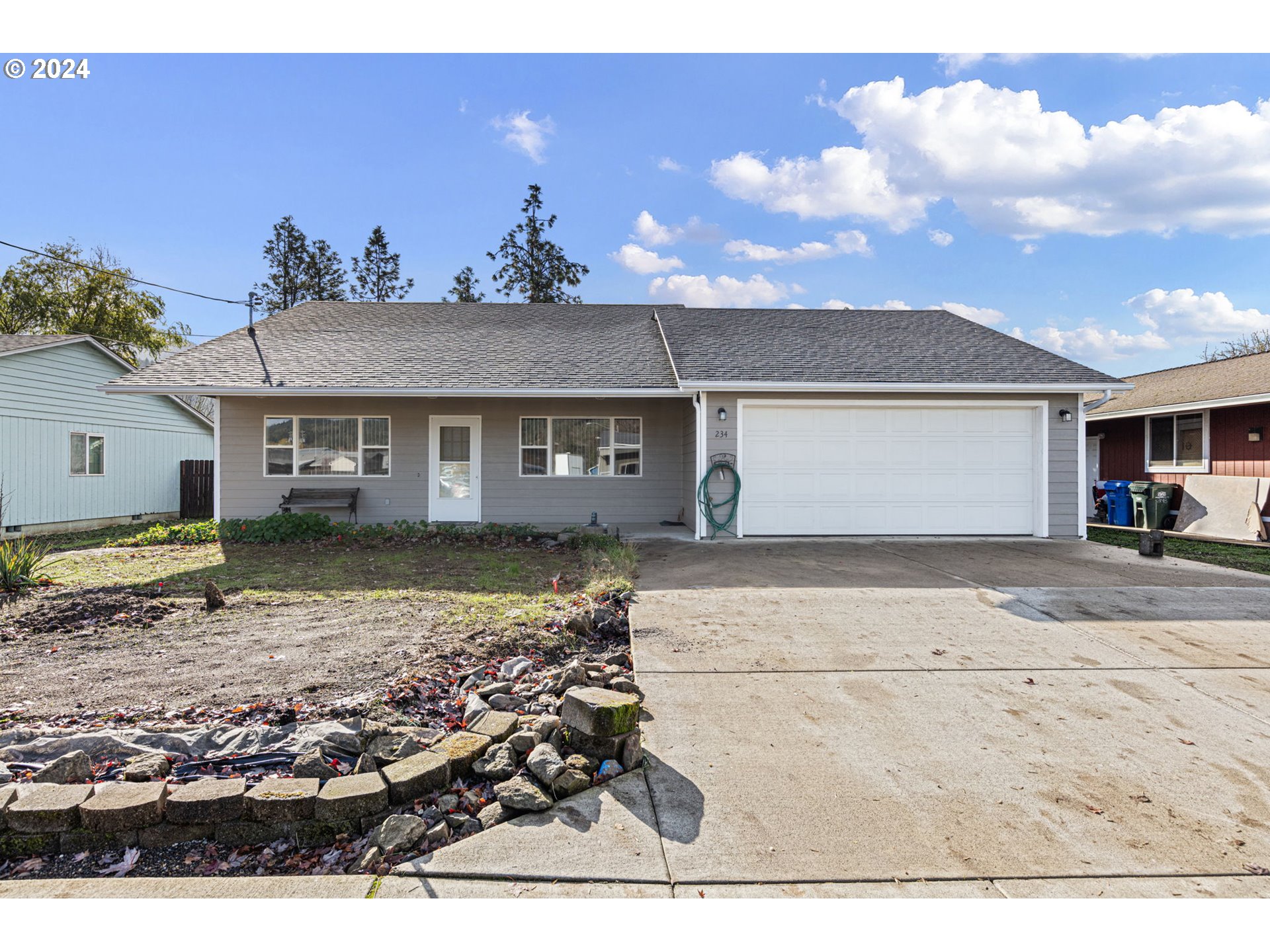 Photo of 234 VALENTINE AVE Sutherlin OR 97479