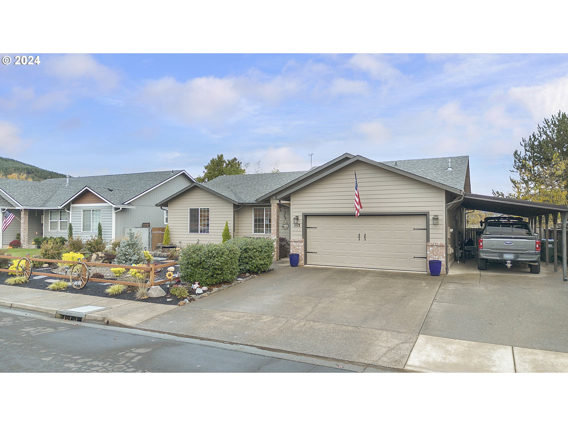 Photo of 113 MONTCLAIR DR Sutherlin OR 97479