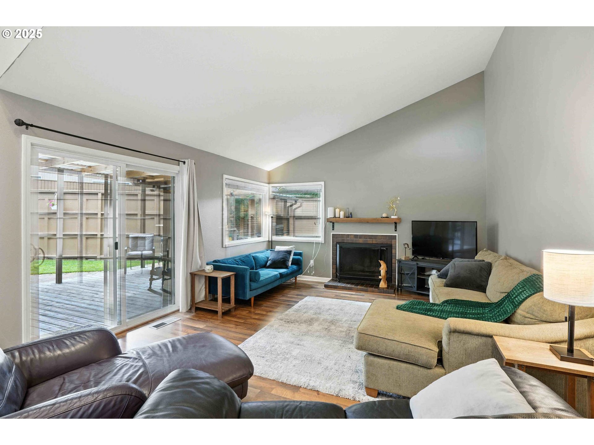 Photo #8: 242518978 Listing: Photo #8