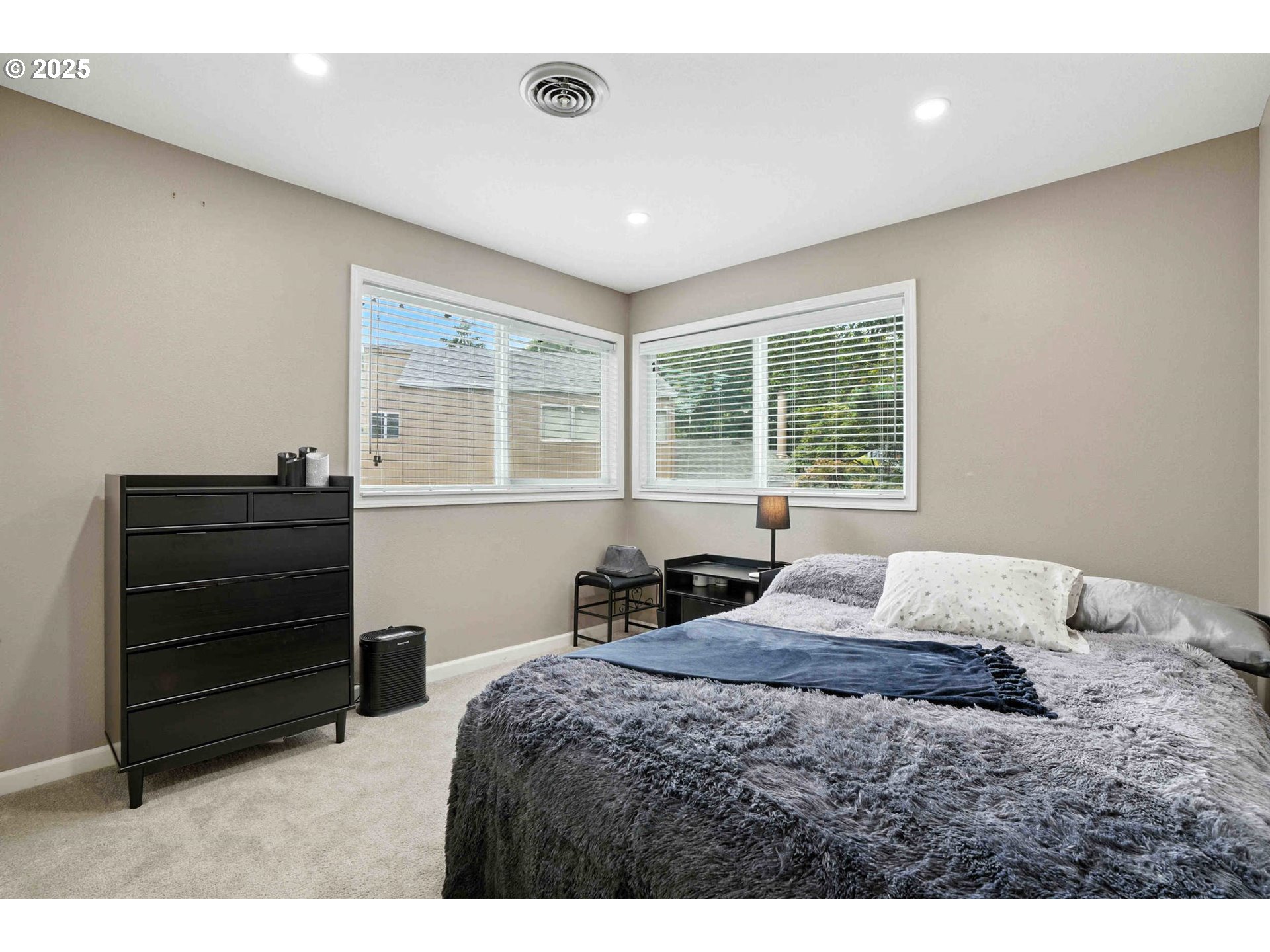 Photo #15: 242518978 Listing: Photo #15