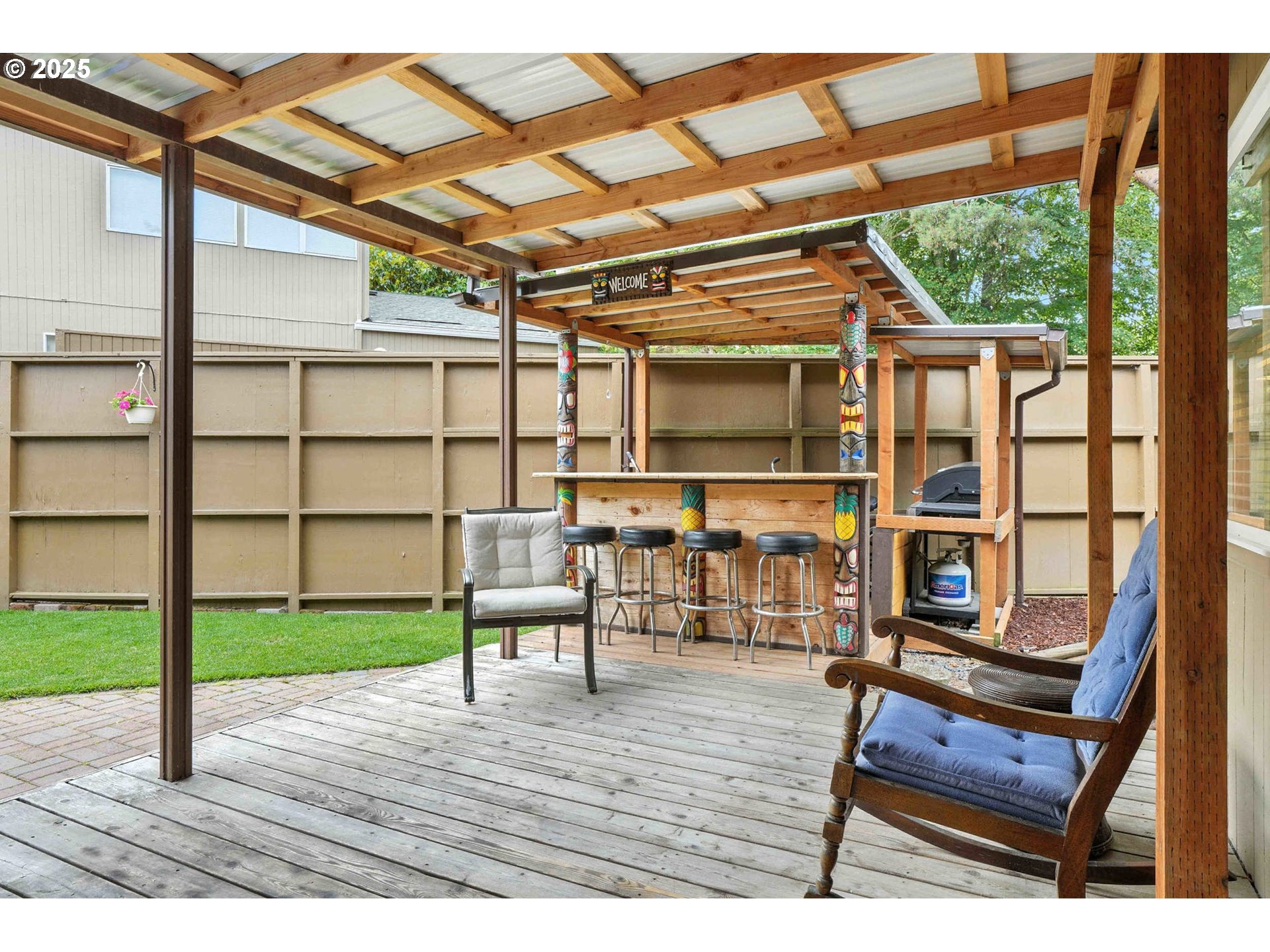 Photo #10: 242518978 Listing: Photo #10
