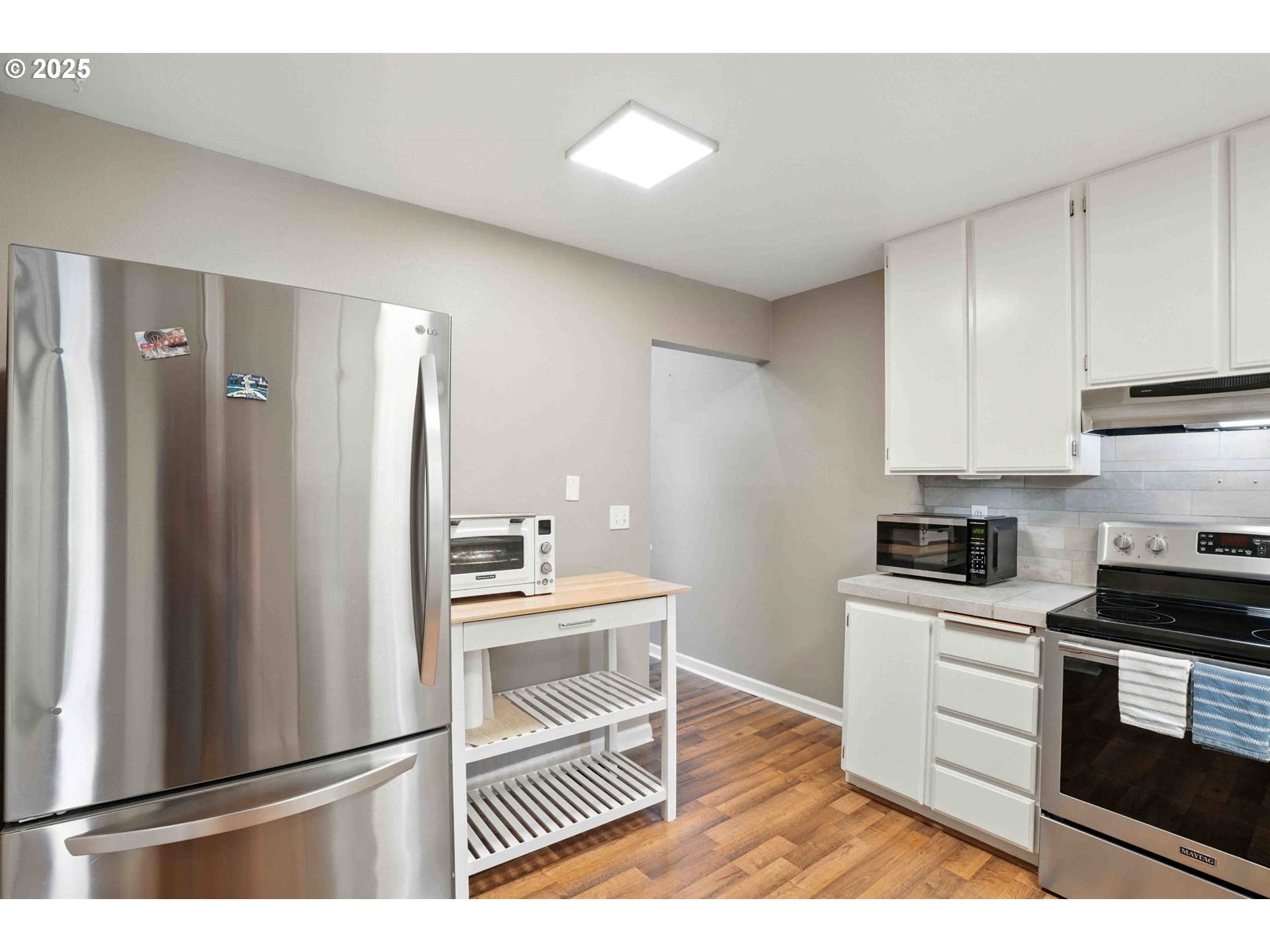 Photo #3: 242518978 Listing 