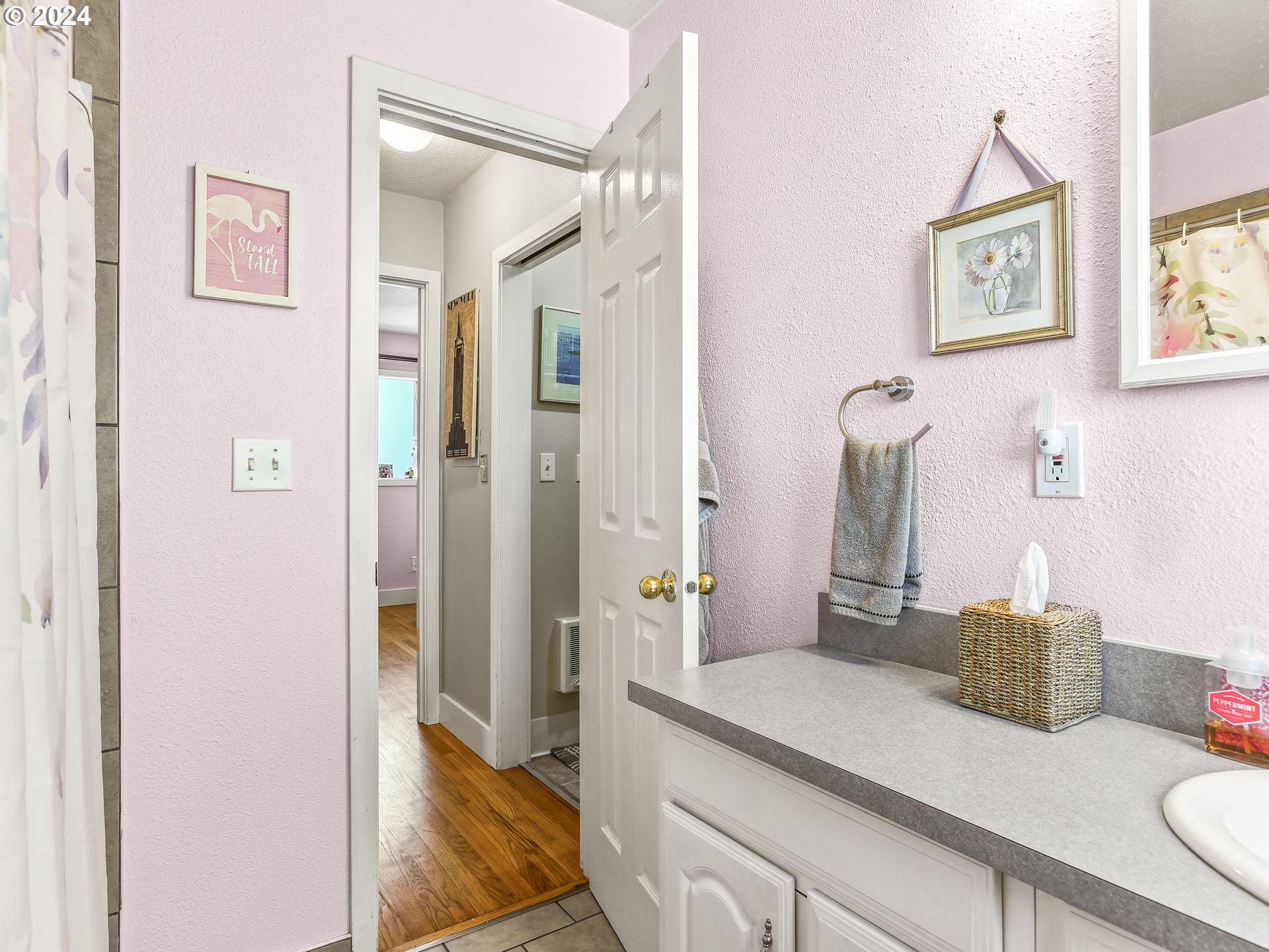 Photo #3: 24253135 Listing 