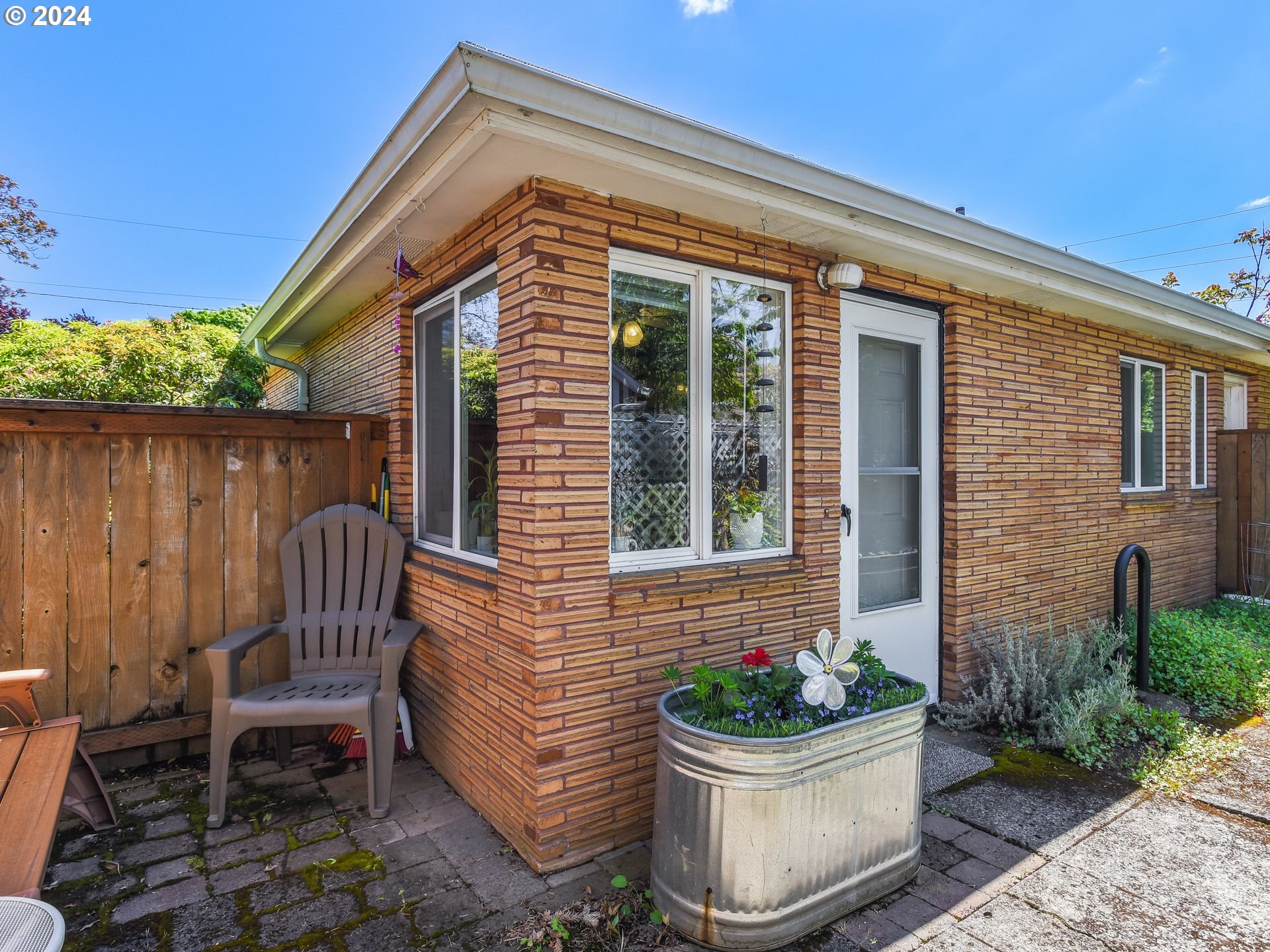 Photo #5: 24253135 Listing 