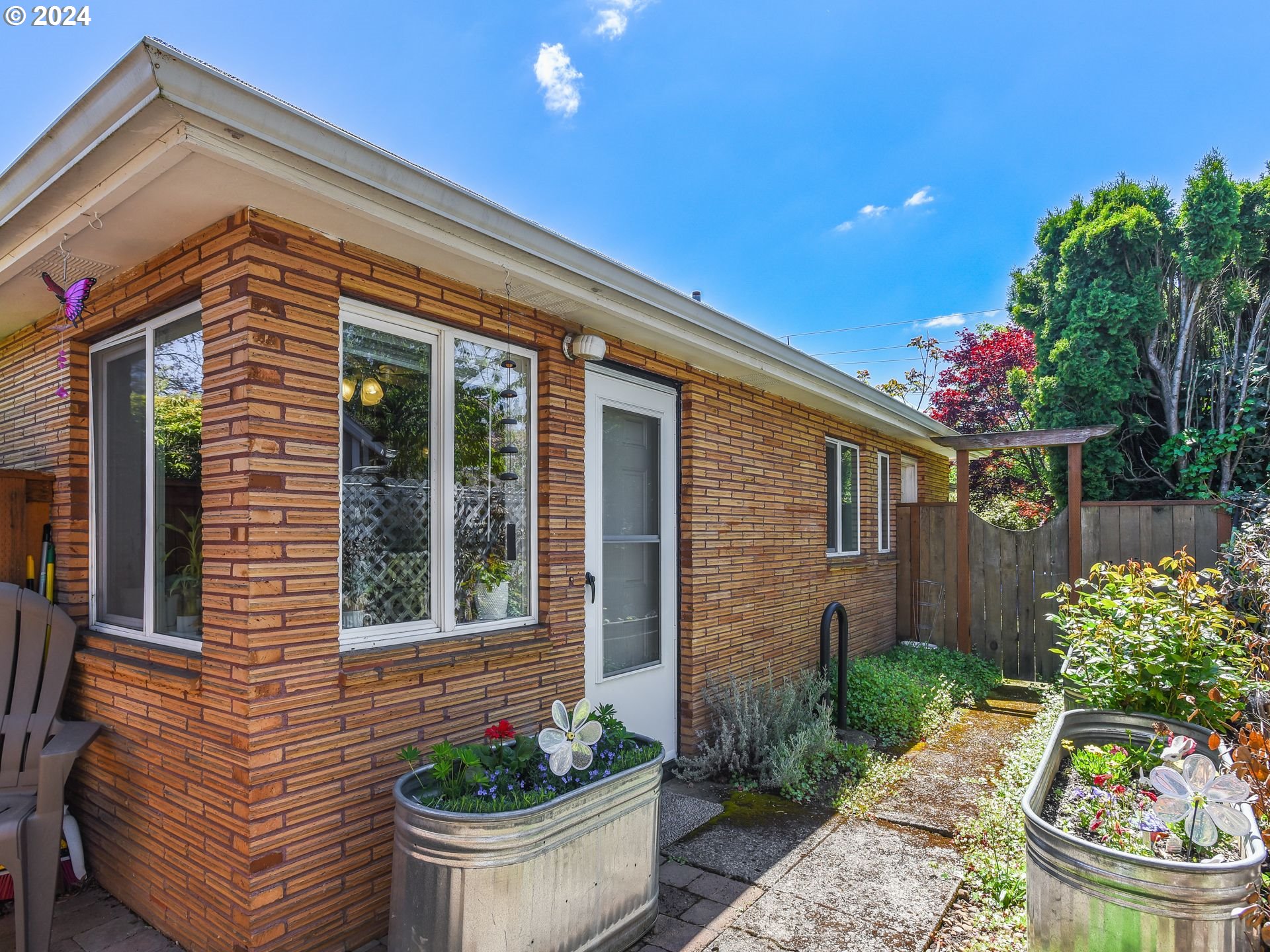 Photo #6: 24253135 Listing 