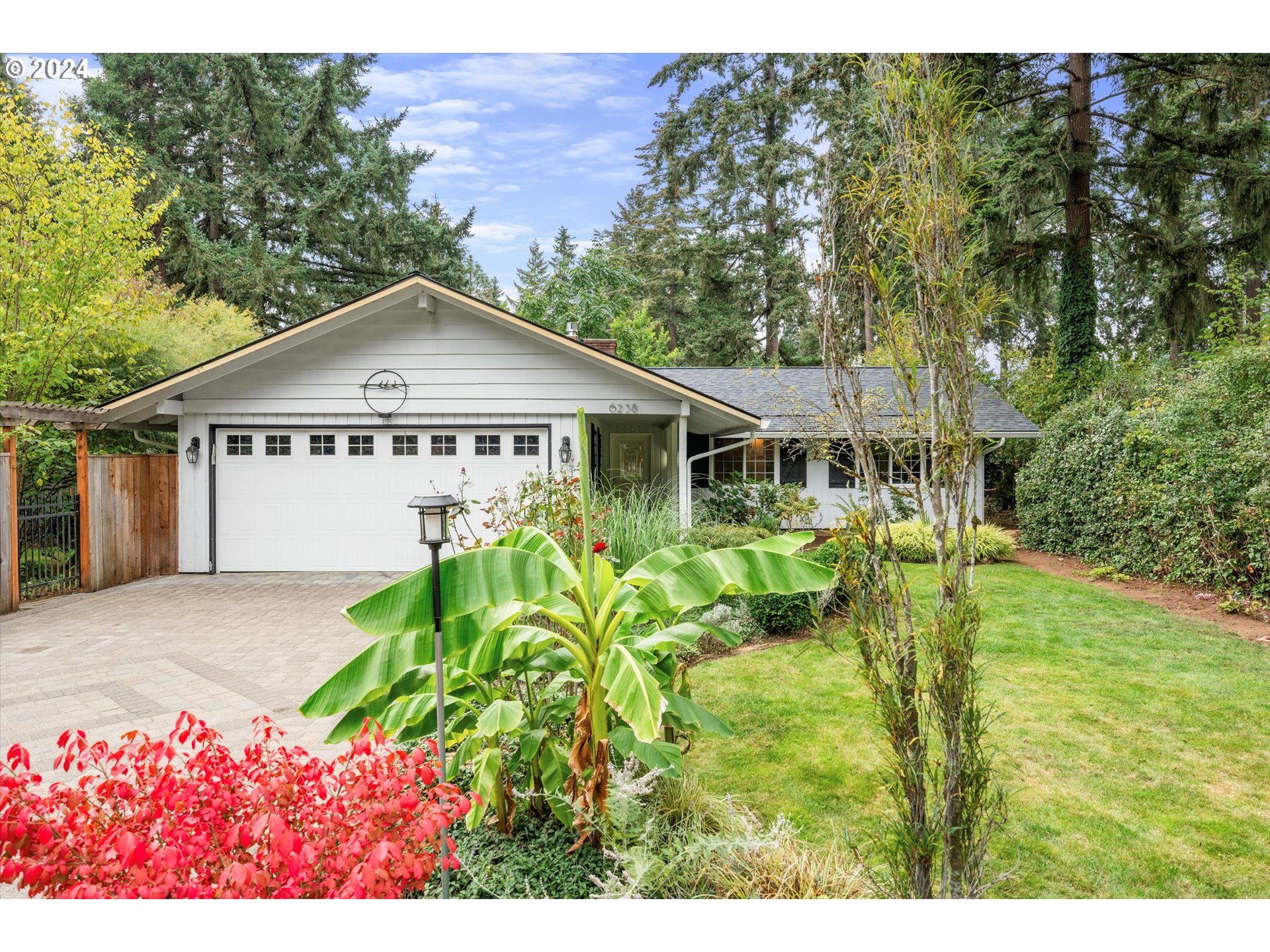 Photo of 6238 McEwan RD Lake Oswego OR 97035