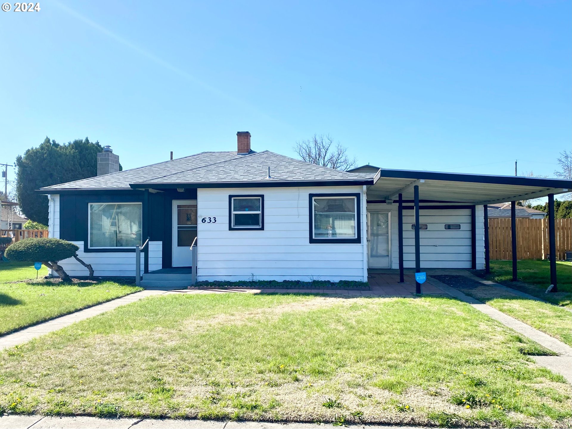 Photo of 633 HERMISTON AVE Hermiston OR 97838